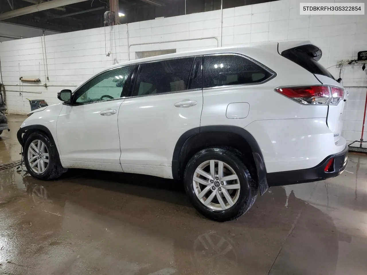 5TDBKRFH3GS322854 2016 Toyota Highlander Le