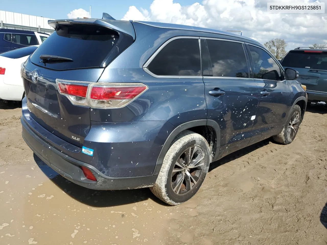 5TDKKRFH9GS125851 2016 Toyota Highlander Xle