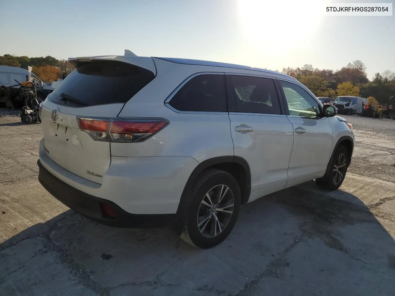 2016 Toyota Highlander Xle VIN: 5TDJKRFH9GS287054 Lot: 77339574