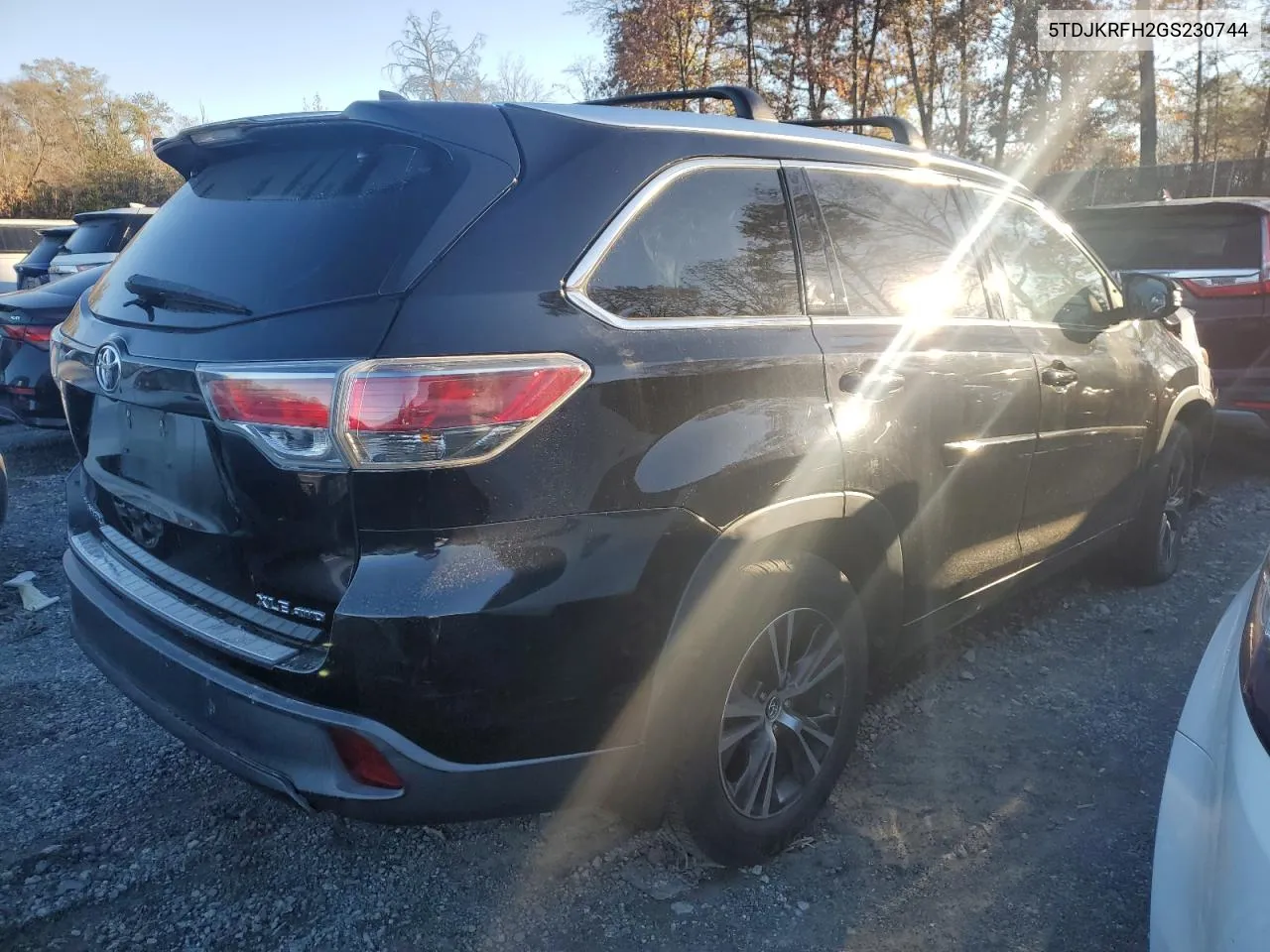 2016 Toyota Highlander Xle VIN: 5TDJKRFH2GS230744 Lot: 79407954