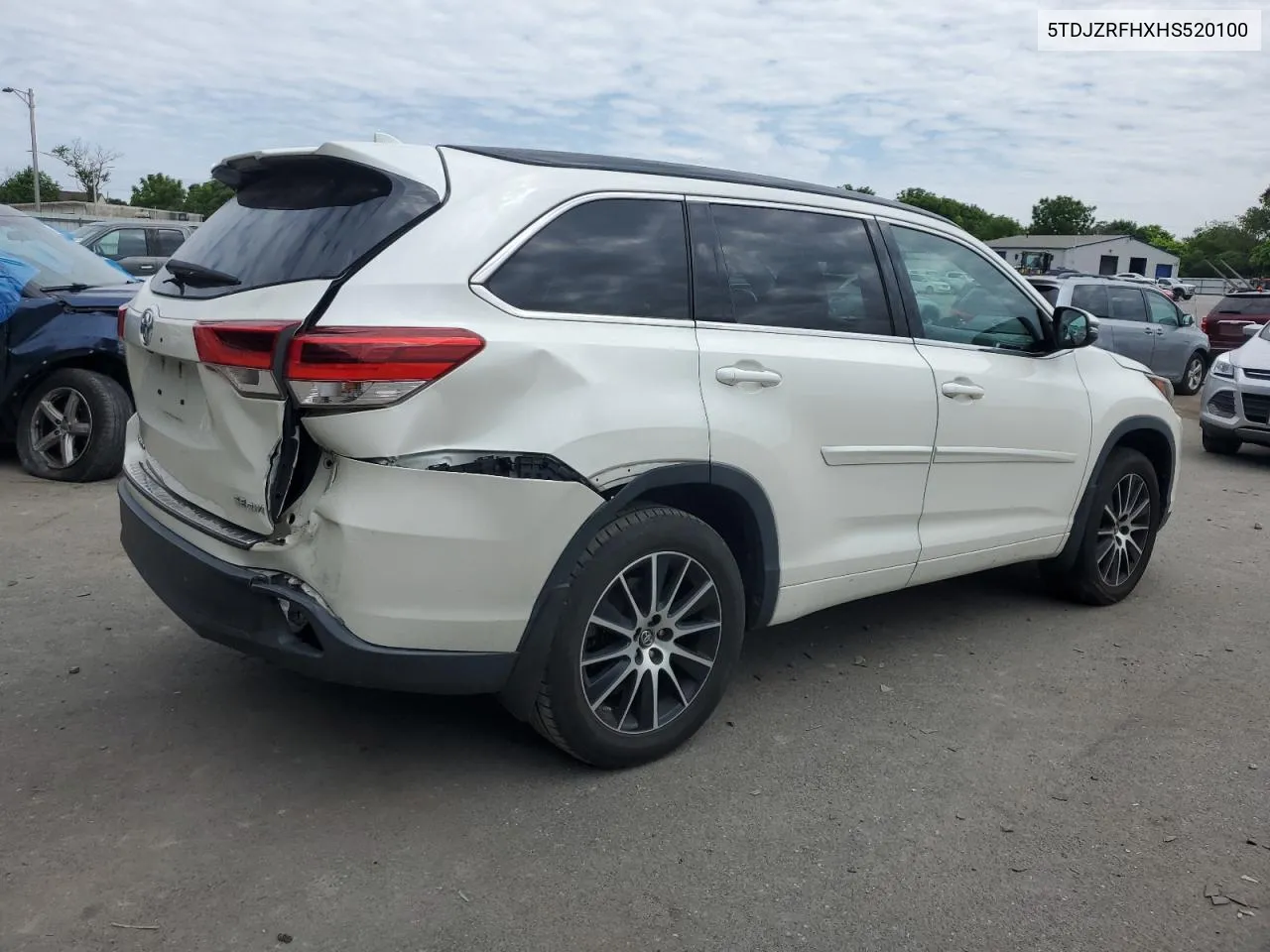 5TDJZRFHXHS520100 2017 Toyota Highlander Se