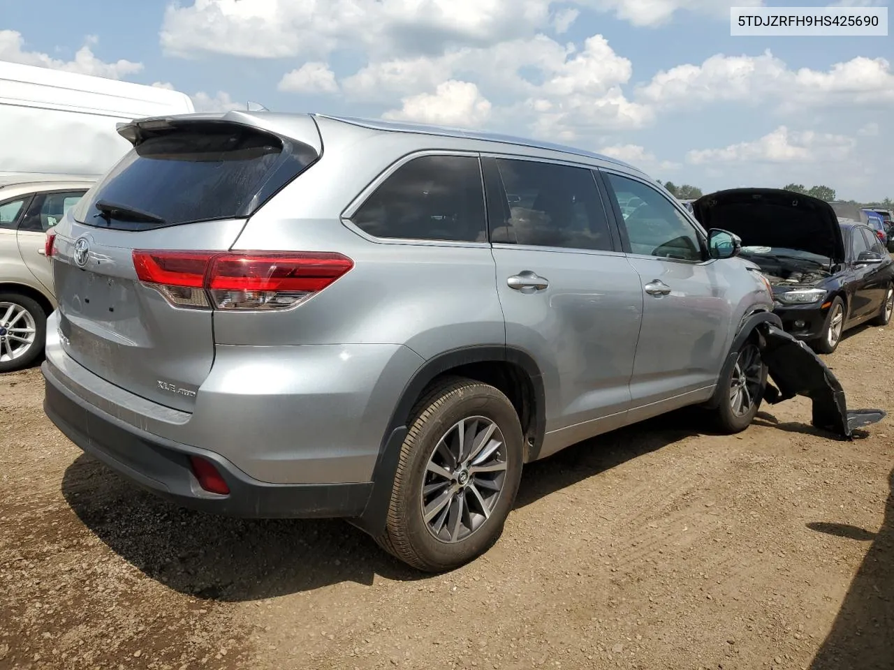 5TDJZRFH9HS425690 2017 Toyota Highlander Se