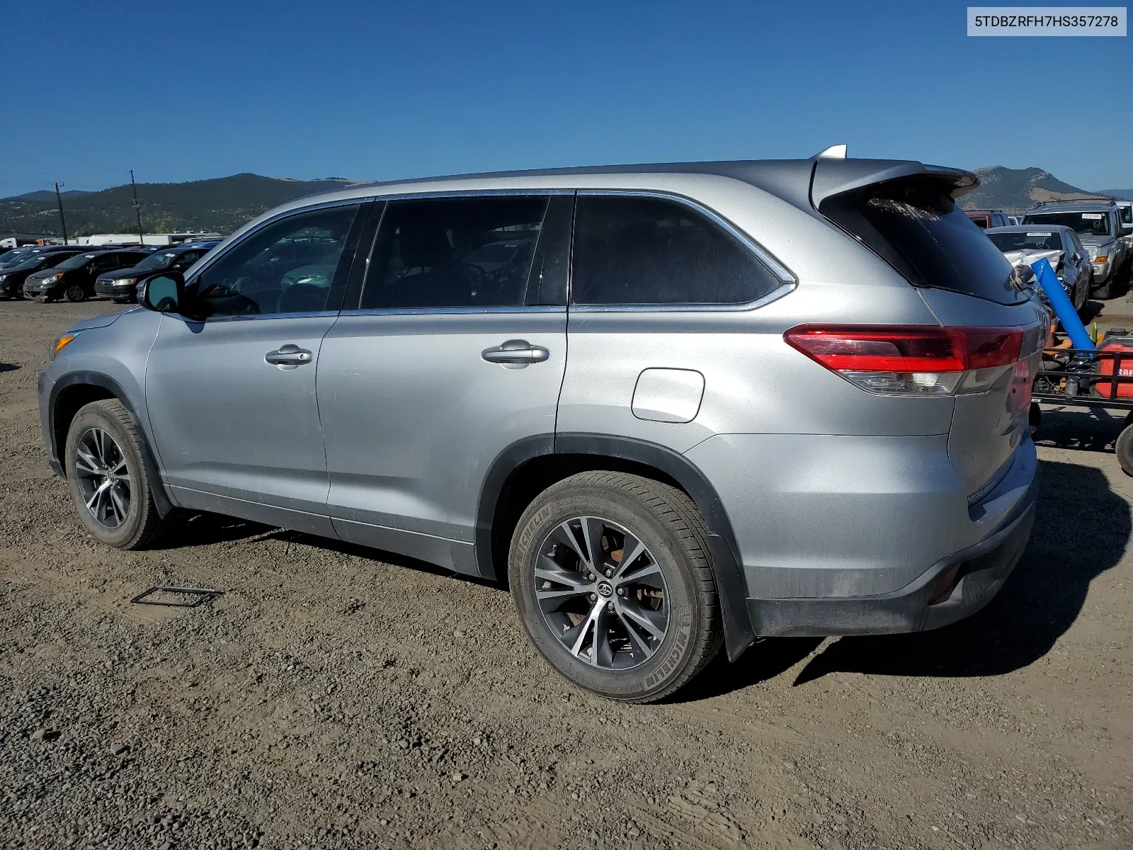 2017 Toyota Highlander Le VIN: 5TDBZRFH7HS357278 Lot: 65345674