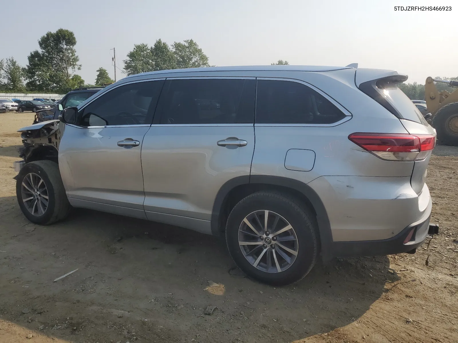 5TDJZRFH2HS466923 2017 Toyota Highlander Se