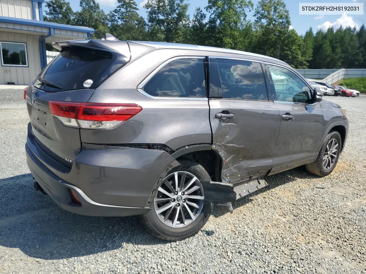 5TDKZRFH2HS192031 2017 Toyota Highlander Se