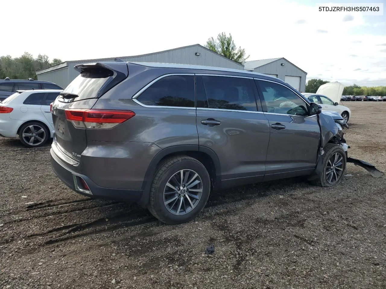 5TDJZRFH3HS507463 2017 Toyota Highlander Se