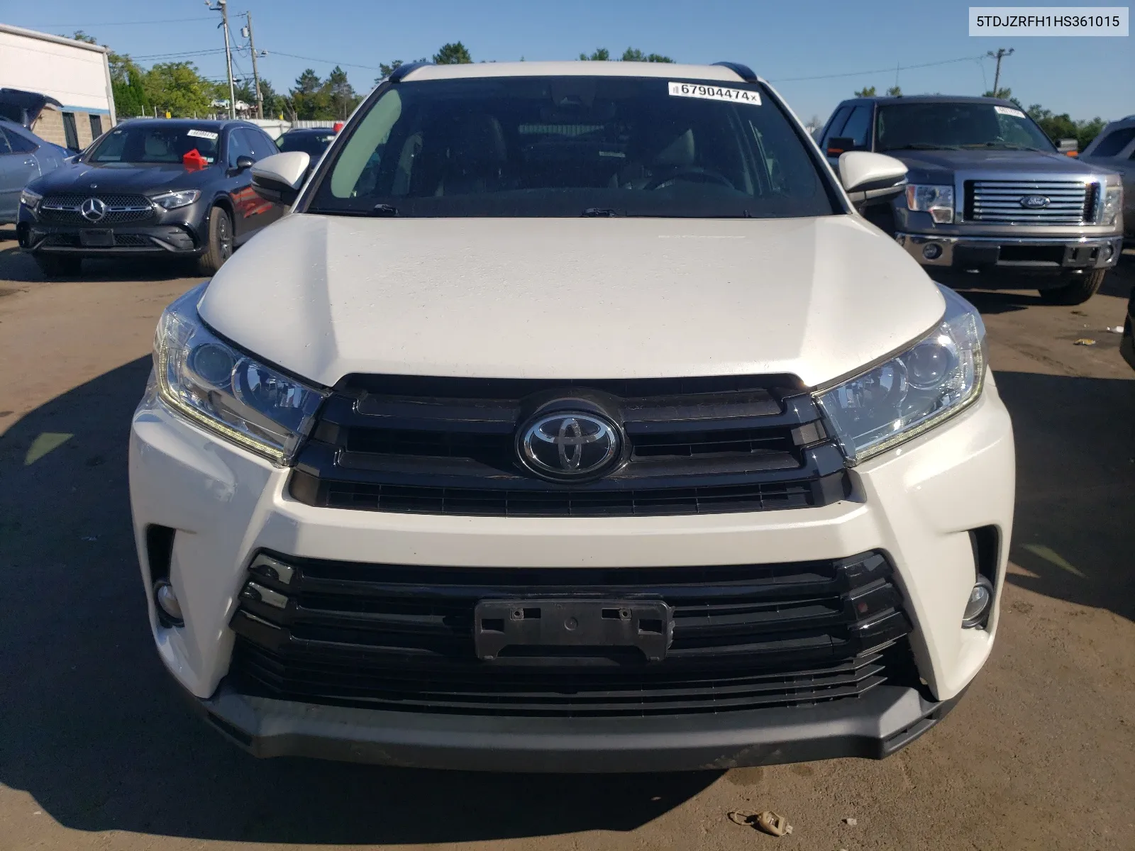 5TDJZRFH1HS361015 2017 Toyota Highlander Se