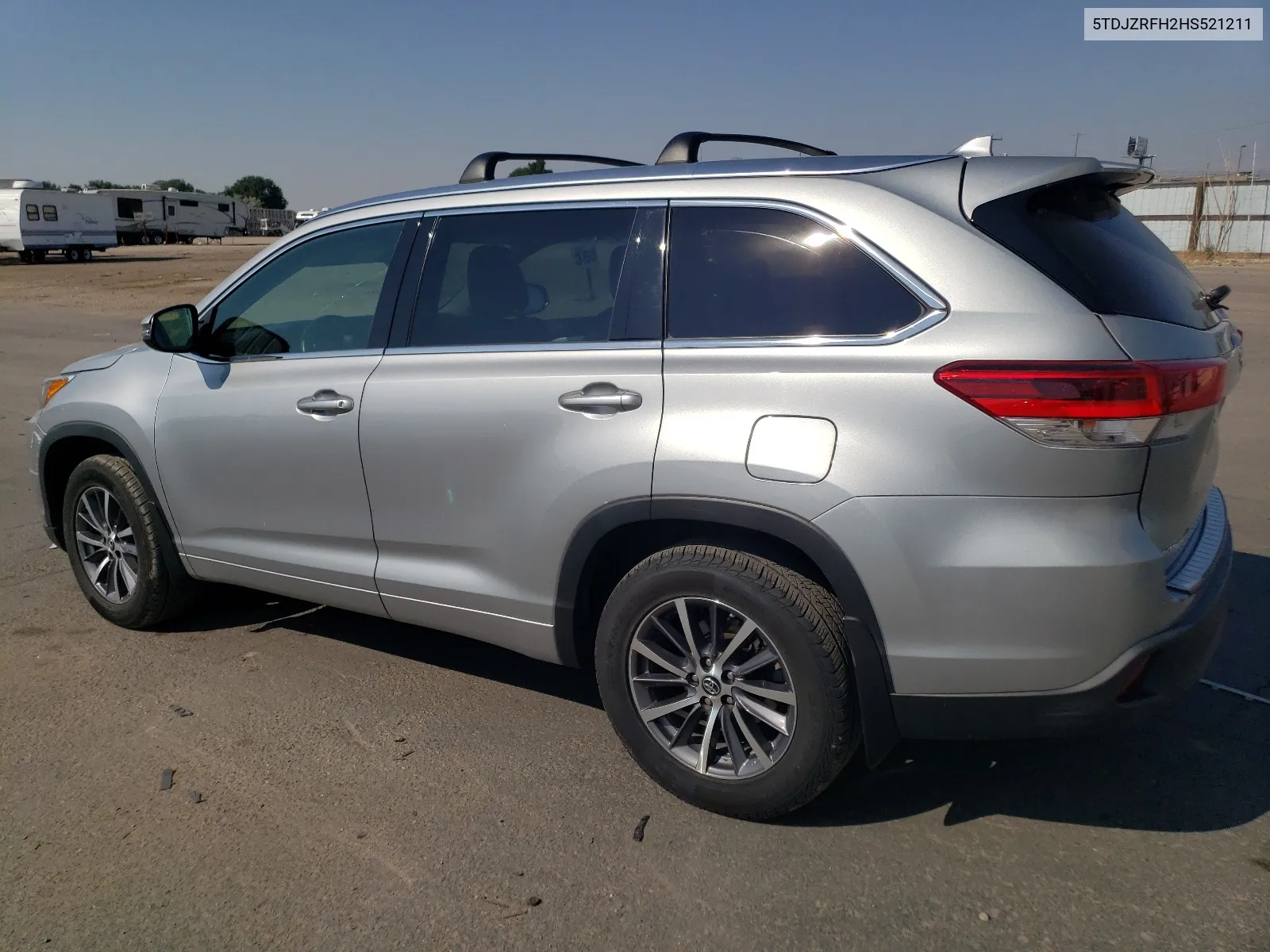 5TDJZRFH2HS521211 2017 Toyota Highlander Xle