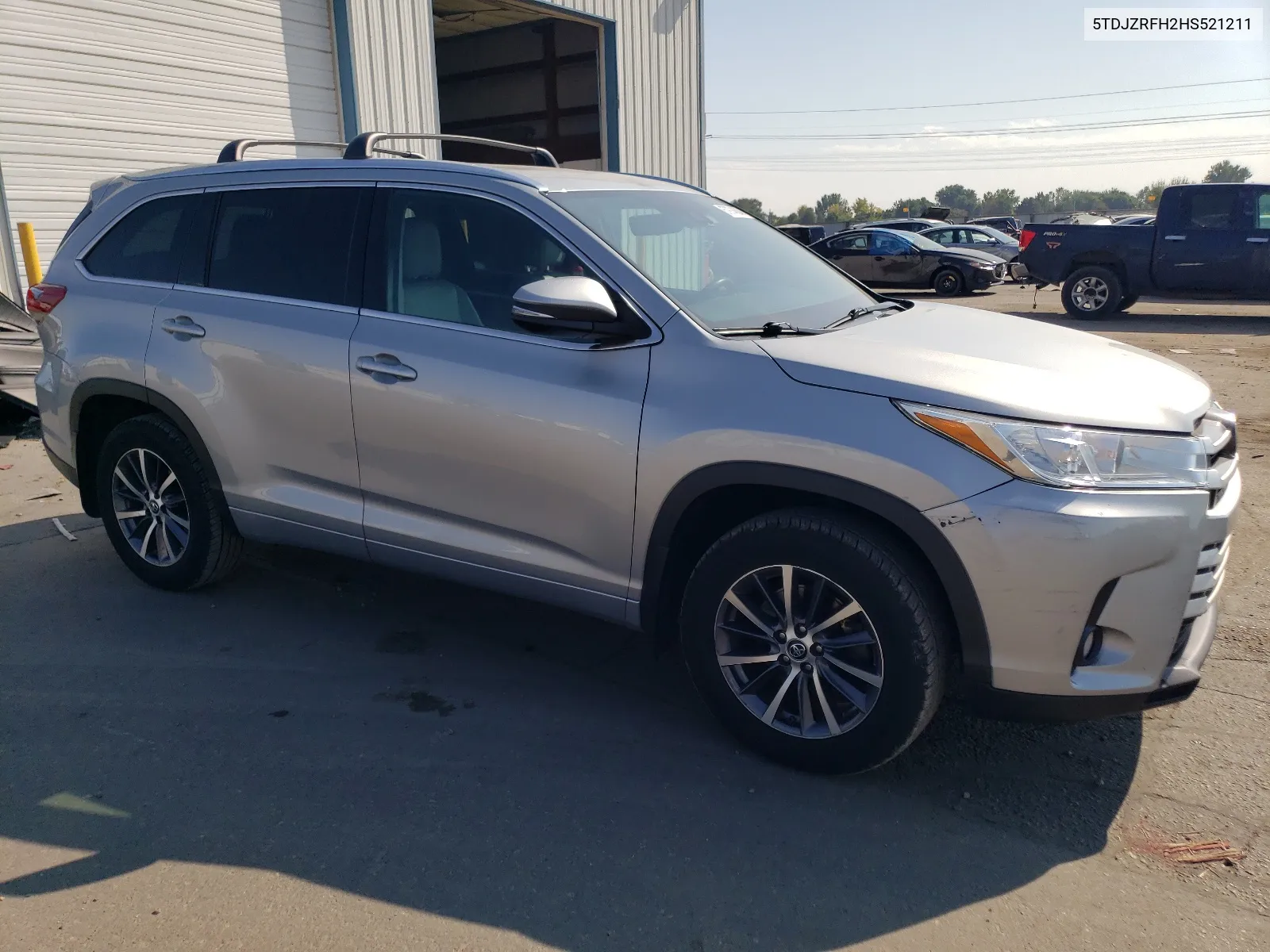 2017 Toyota Highlander Xle VIN: 5TDJZRFH2HS521211 Lot: 40358981