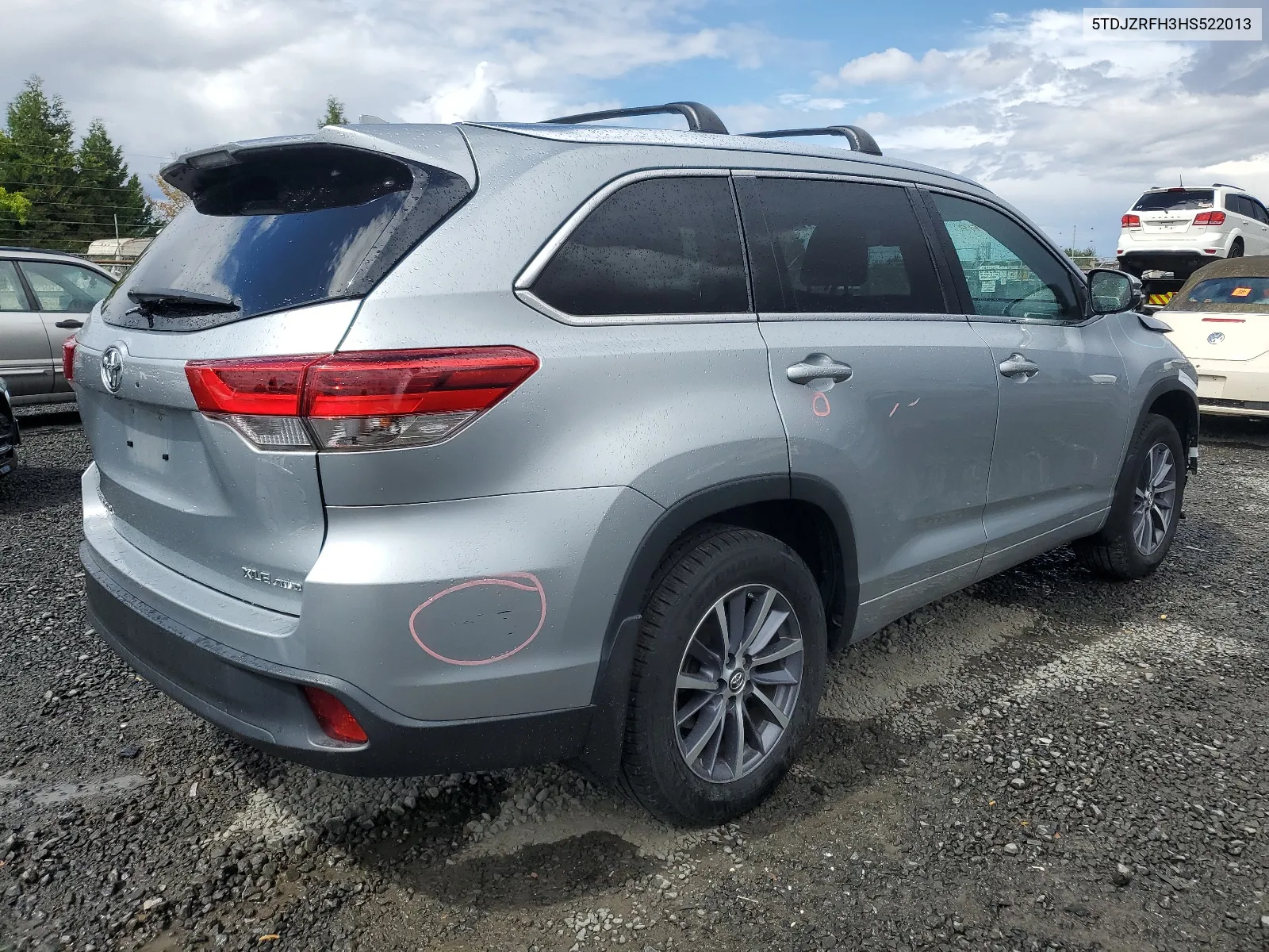 5TDJZRFH3HS522013 2017 Toyota Highlander Se