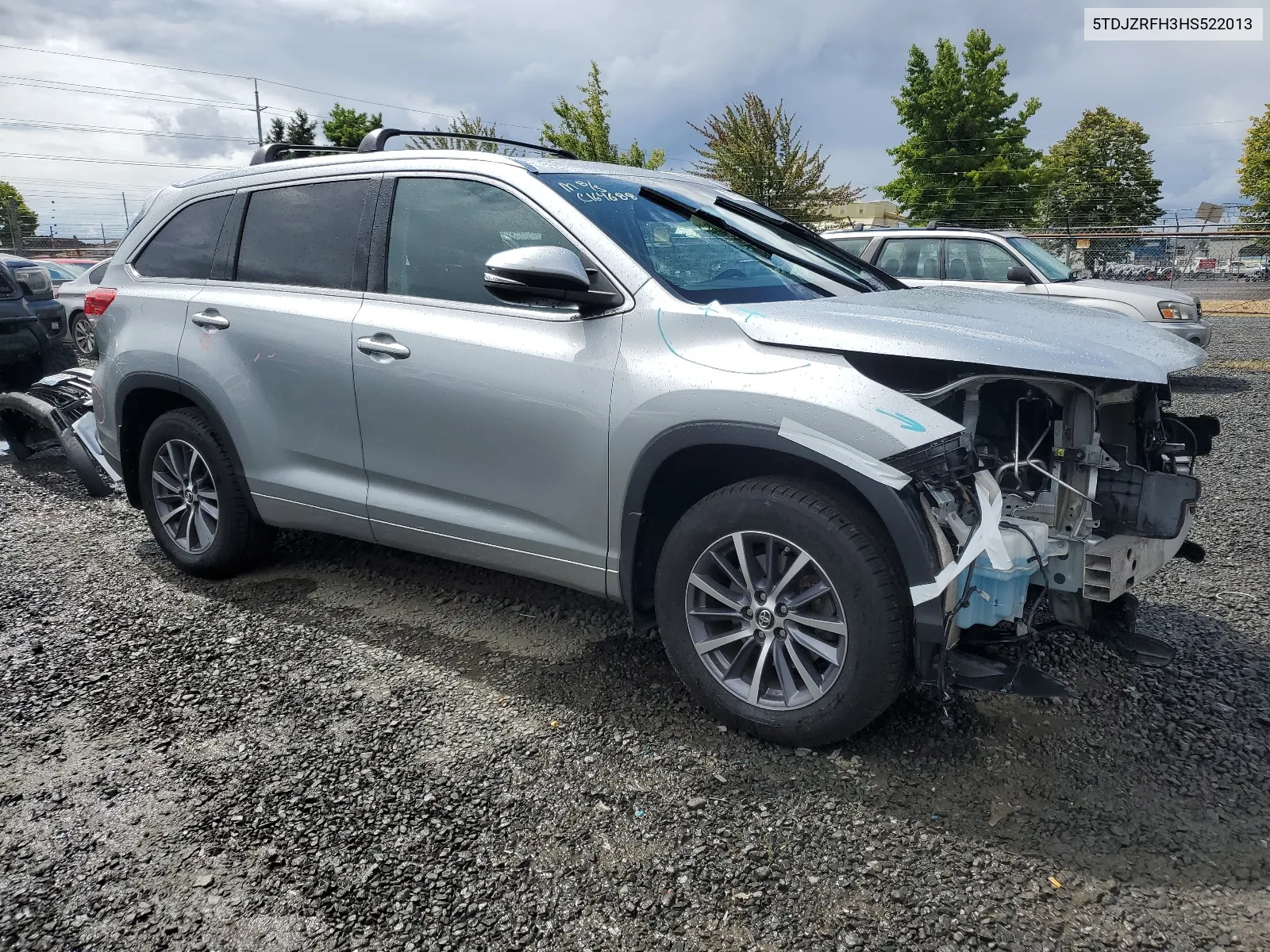 5TDJZRFH3HS522013 2017 Toyota Highlander Se