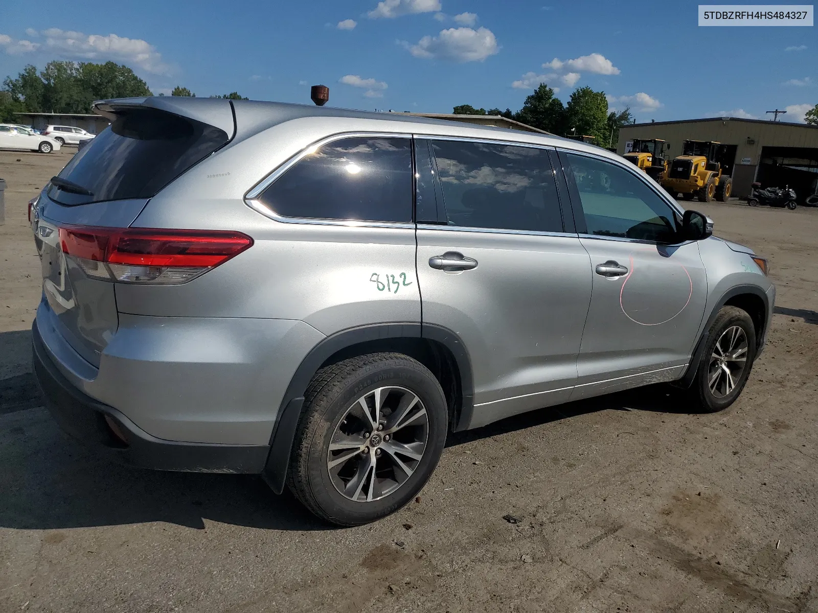 5TDBZRFH4HS484327 2017 Toyota Highlander Le