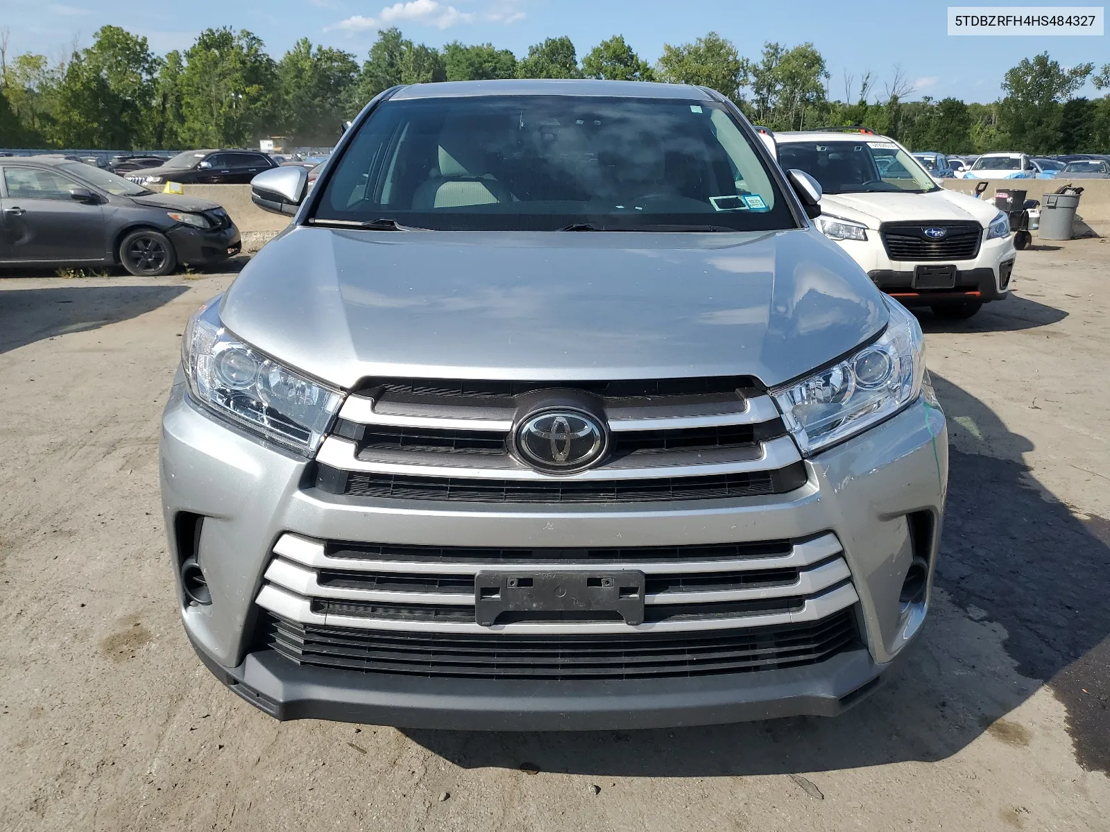 2017 Toyota Highlander Le VIN: 5TDBZRFH4HS484327 Lot: 68417874