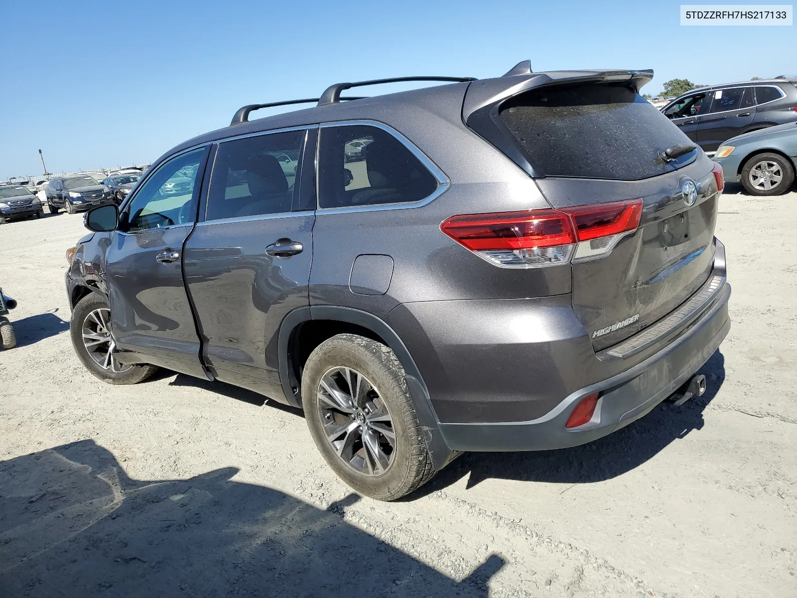 2017 Toyota Highlander Le VIN: 5TDZZRFH7HS217133 Lot: 68644874