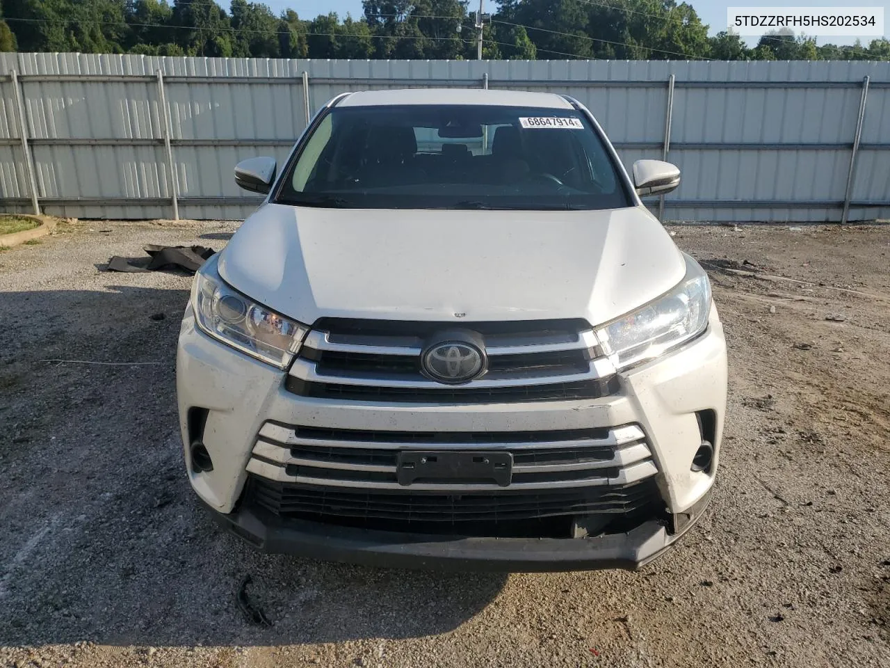 5TDZZRFH5HS202534 2017 Toyota Highlander Le