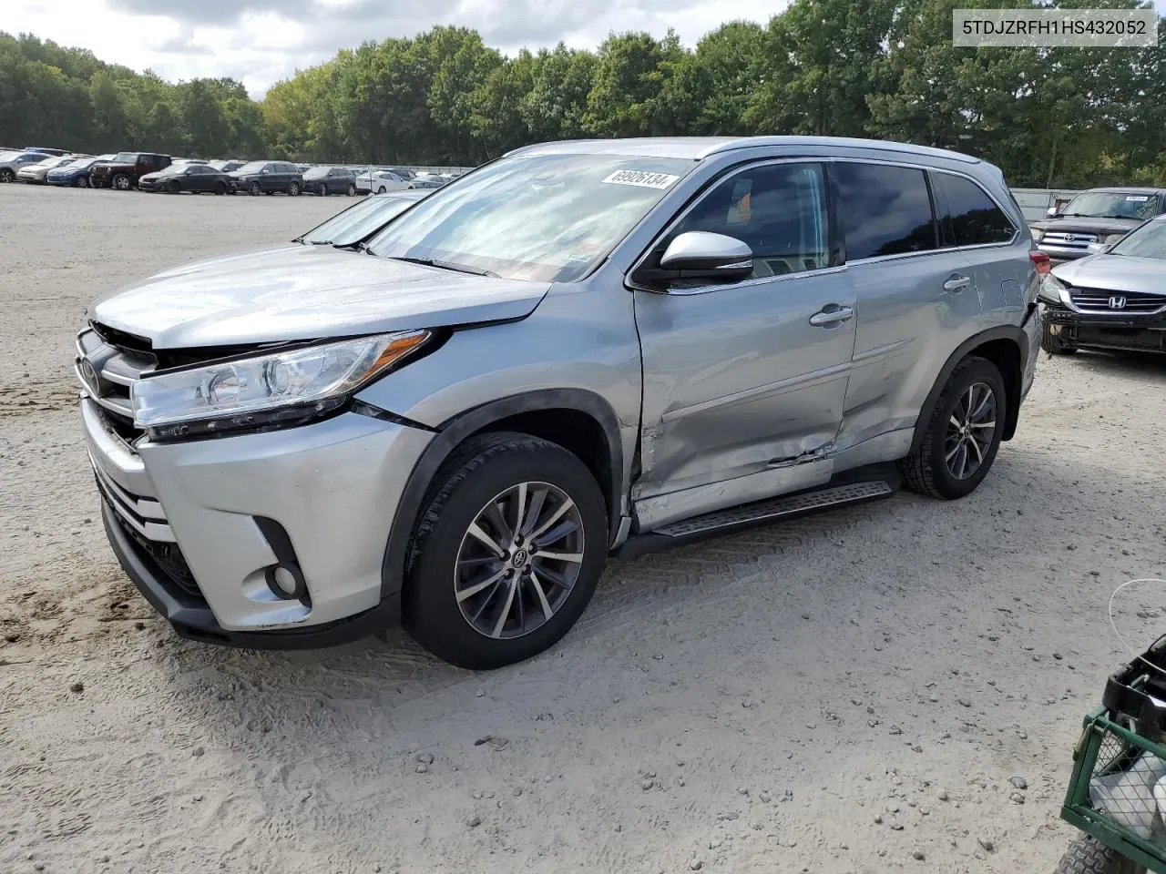 5TDJZRFH1HS432052 2017 Toyota Highlander Se