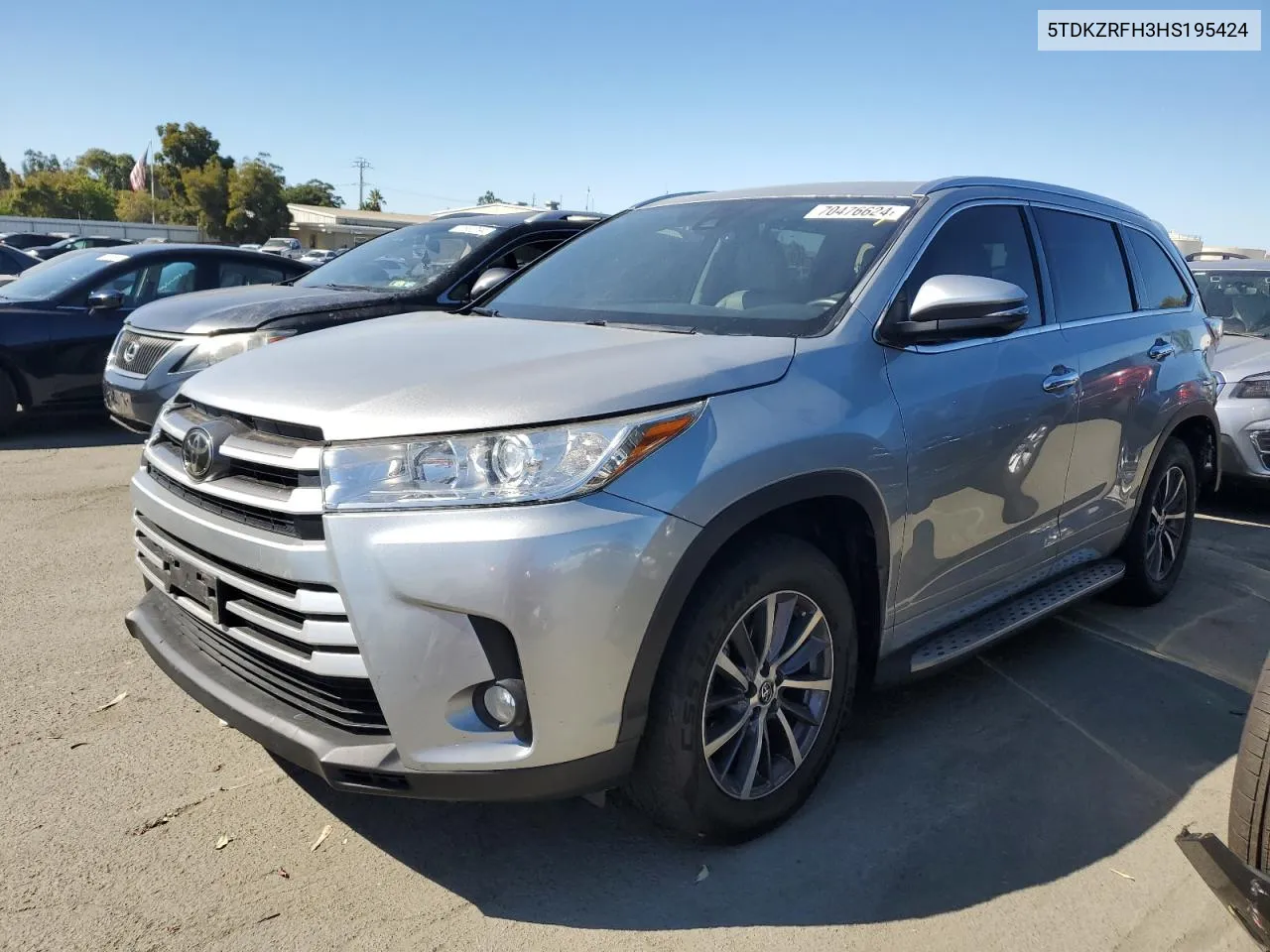 5TDKZRFH3HS195424 2017 Toyota Highlander Se