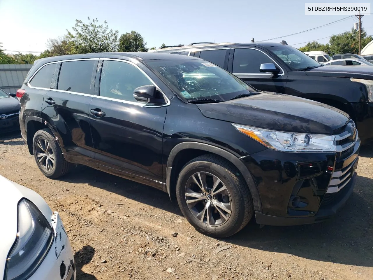 2017 Toyota Highlander Le VIN: 5TDBZRFH5HS390019 Lot: 70881764