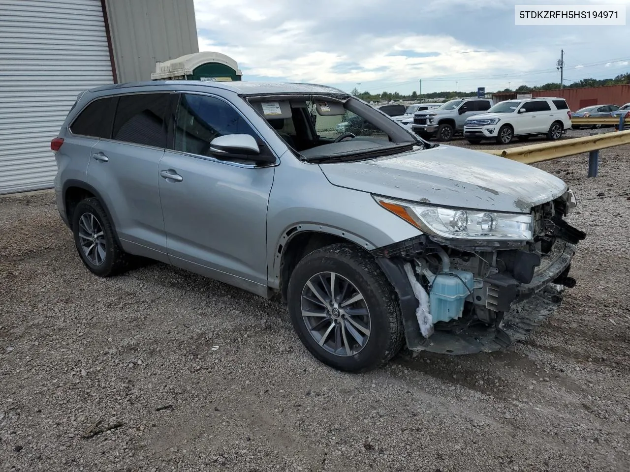 5TDKZRFH5HS194971 2017 Toyota Highlander Se