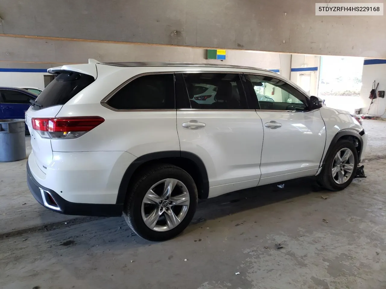 2017 Toyota Highlander Limited VIN: 5TDYZRFH4HS229168 Lot: 71442174