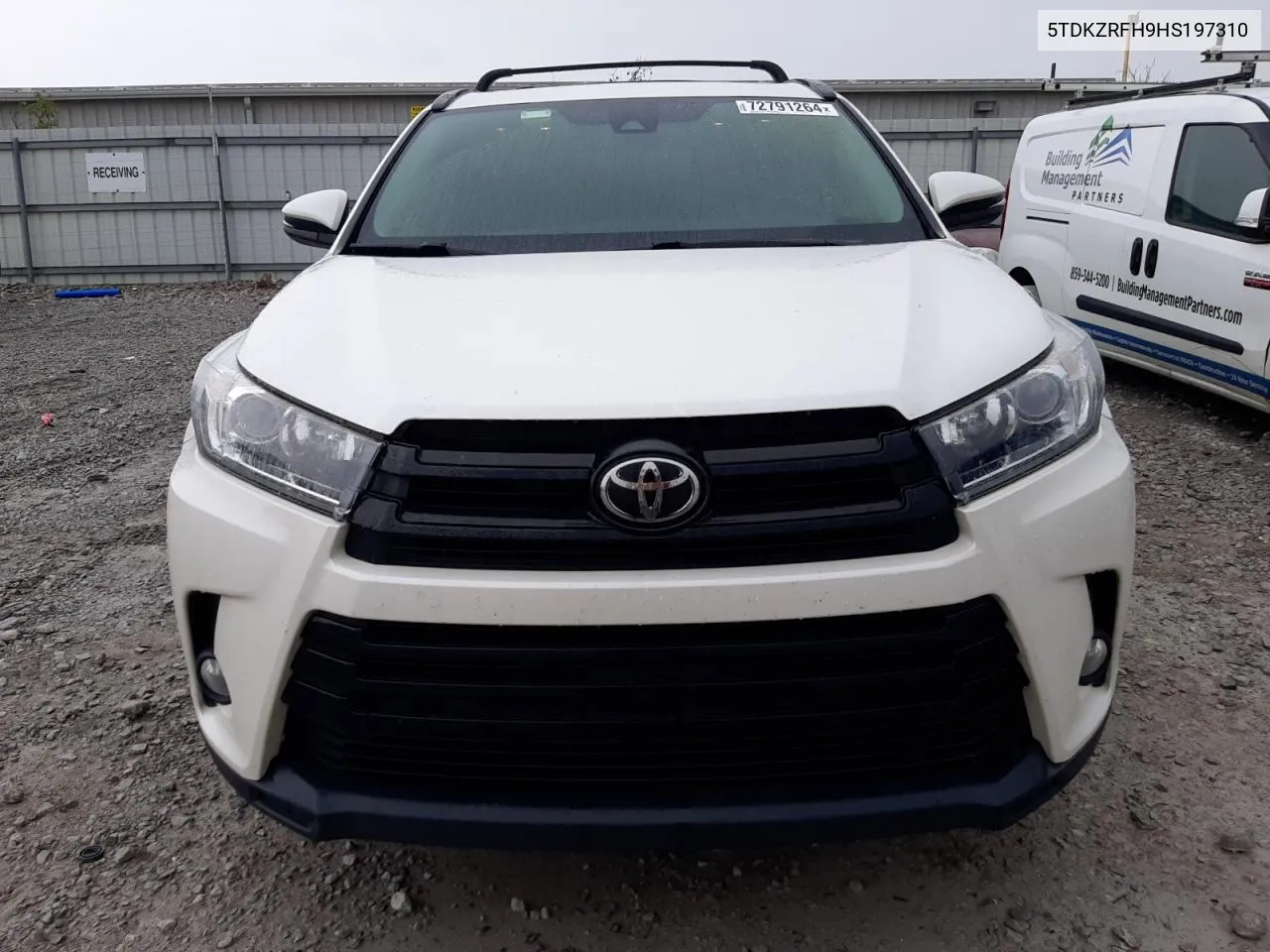 5TDKZRFH9HS197310 2017 Toyota Highlander Se