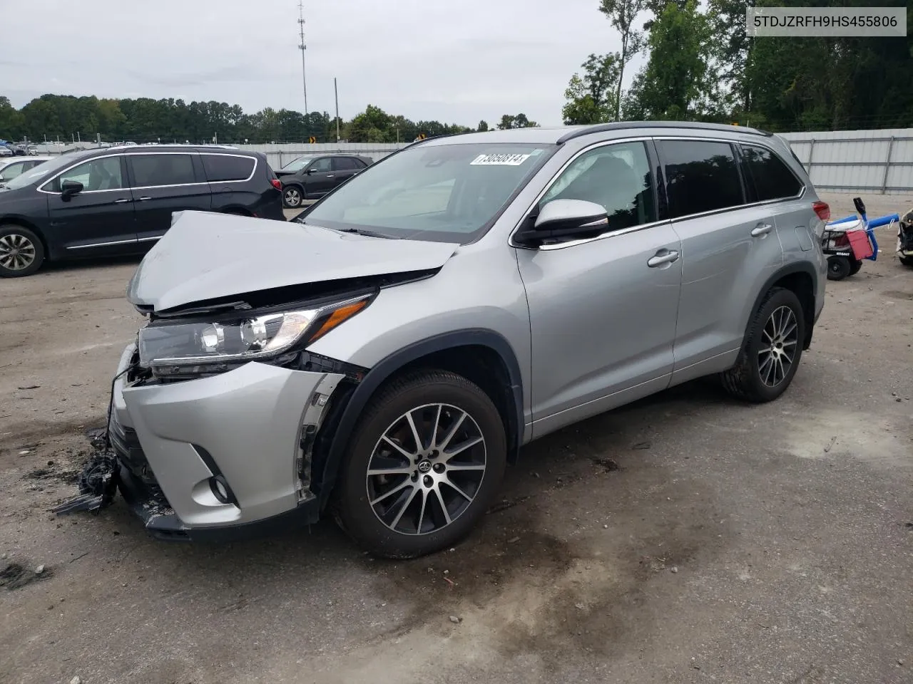 5TDJZRFH9HS455806 2017 Toyota Highlander Se