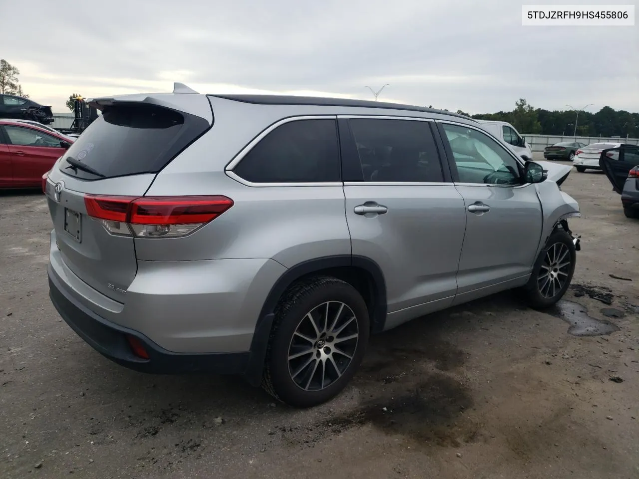 5TDJZRFH9HS455806 2017 Toyota Highlander Se