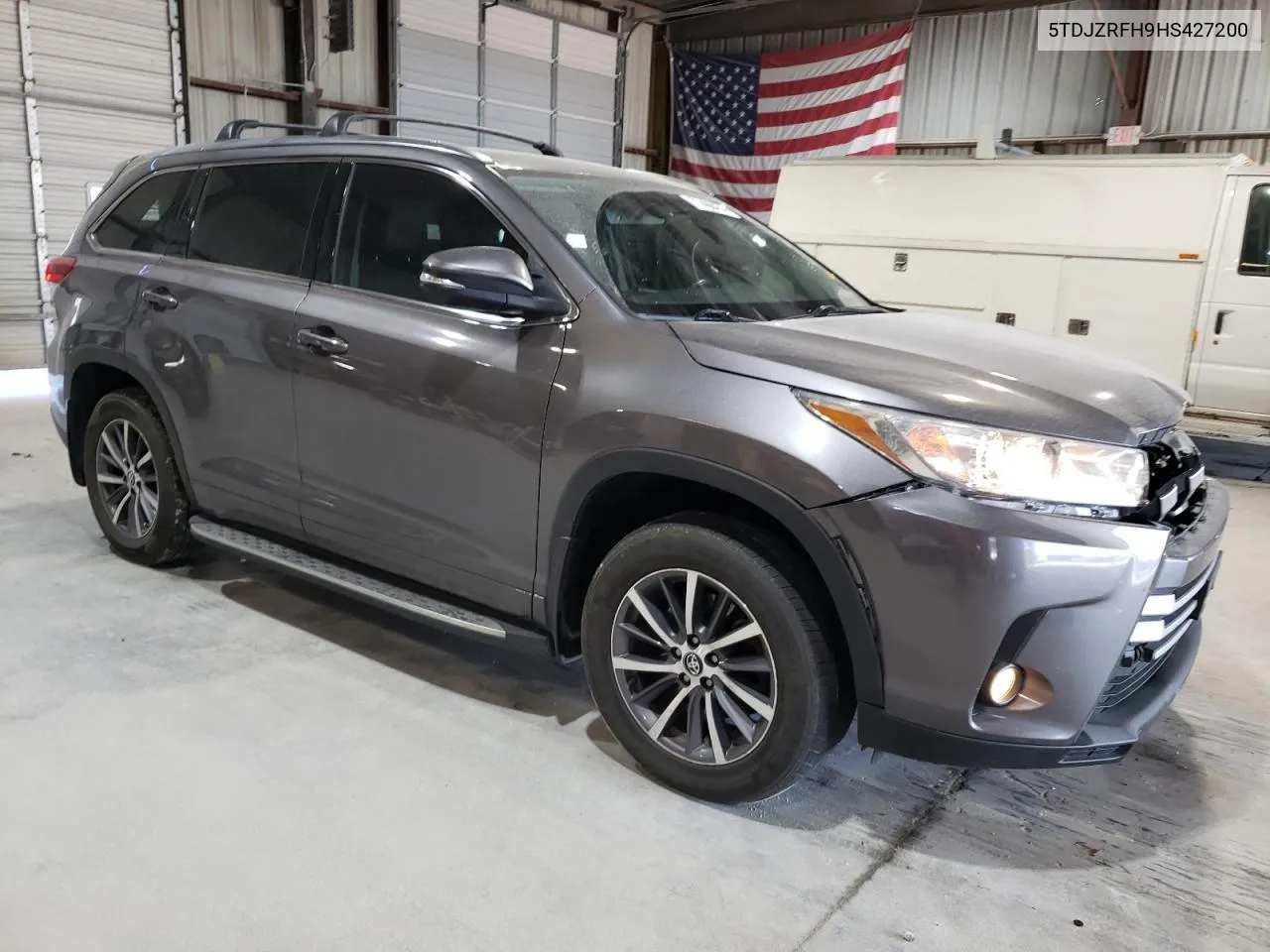 5TDJZRFH9HS427200 2017 Toyota Highlander Se