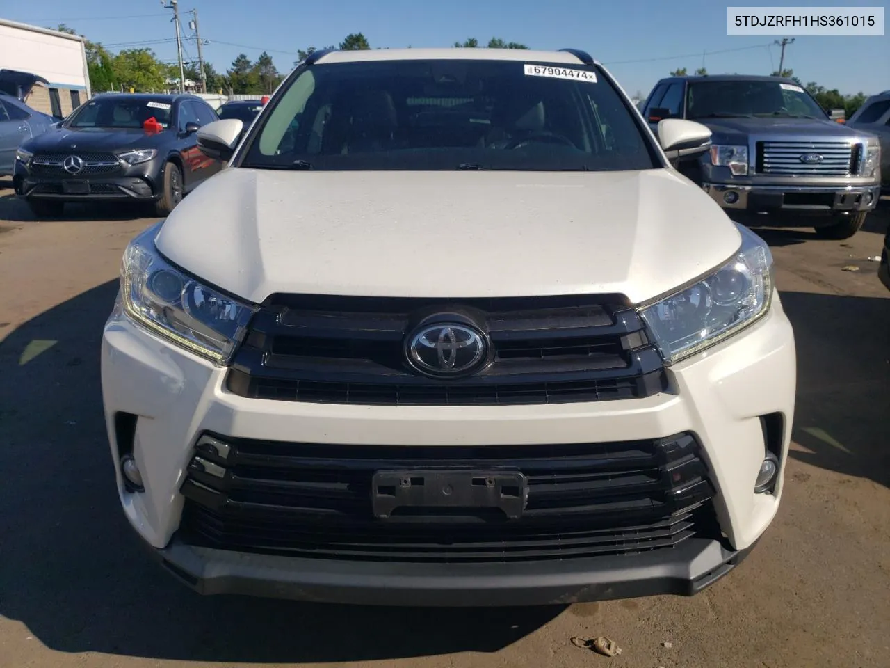 5TDJZRFH1HS361015 2017 Toyota Highlander Se