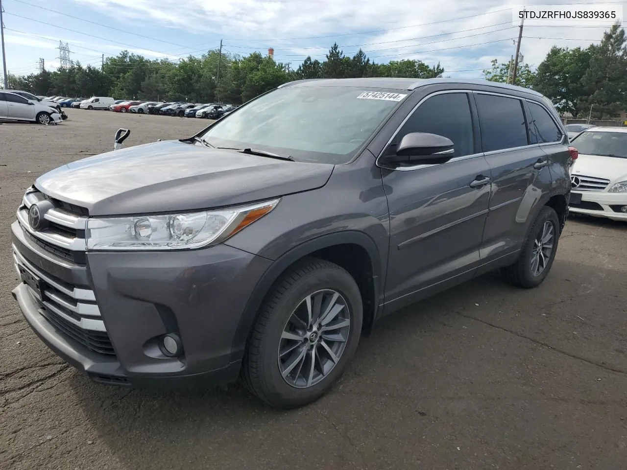 5TDJZRFH0JS839365 2018 Toyota Highlander Se