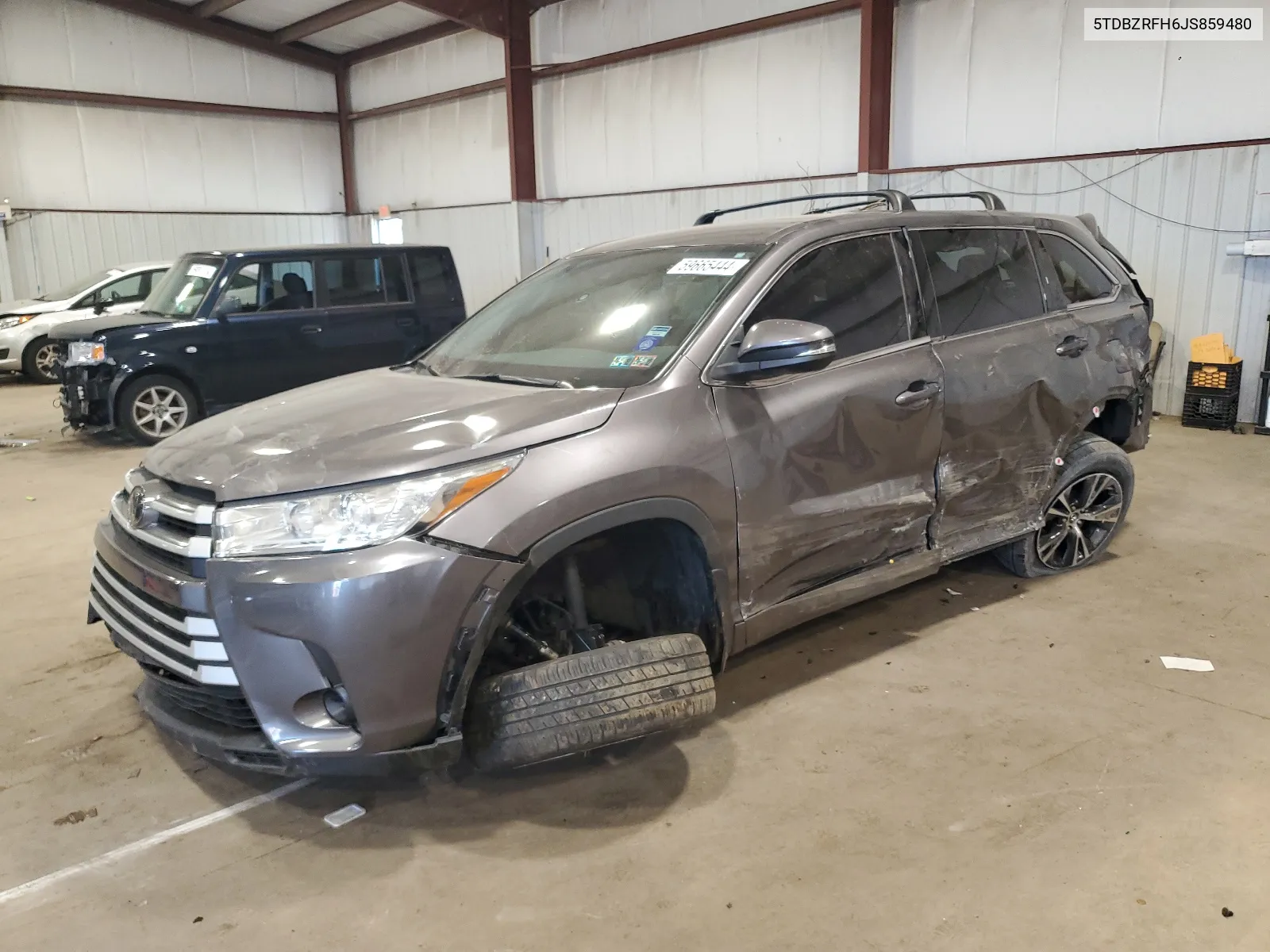 5TDBZRFH6JS859480 2018 Toyota Highlander Le