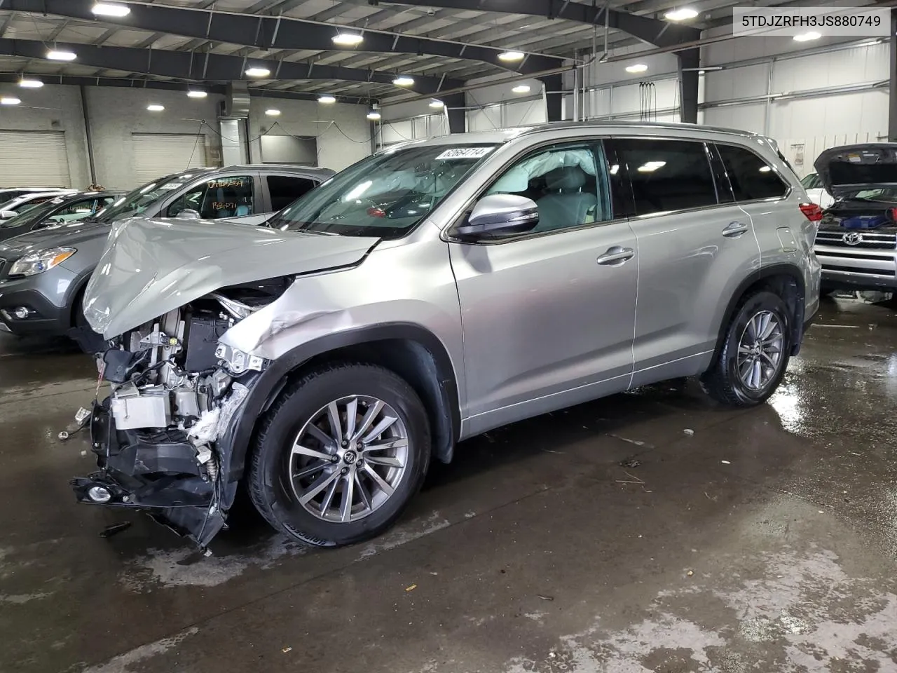 5TDJZRFH3JS880749 2018 Toyota Highlander Se