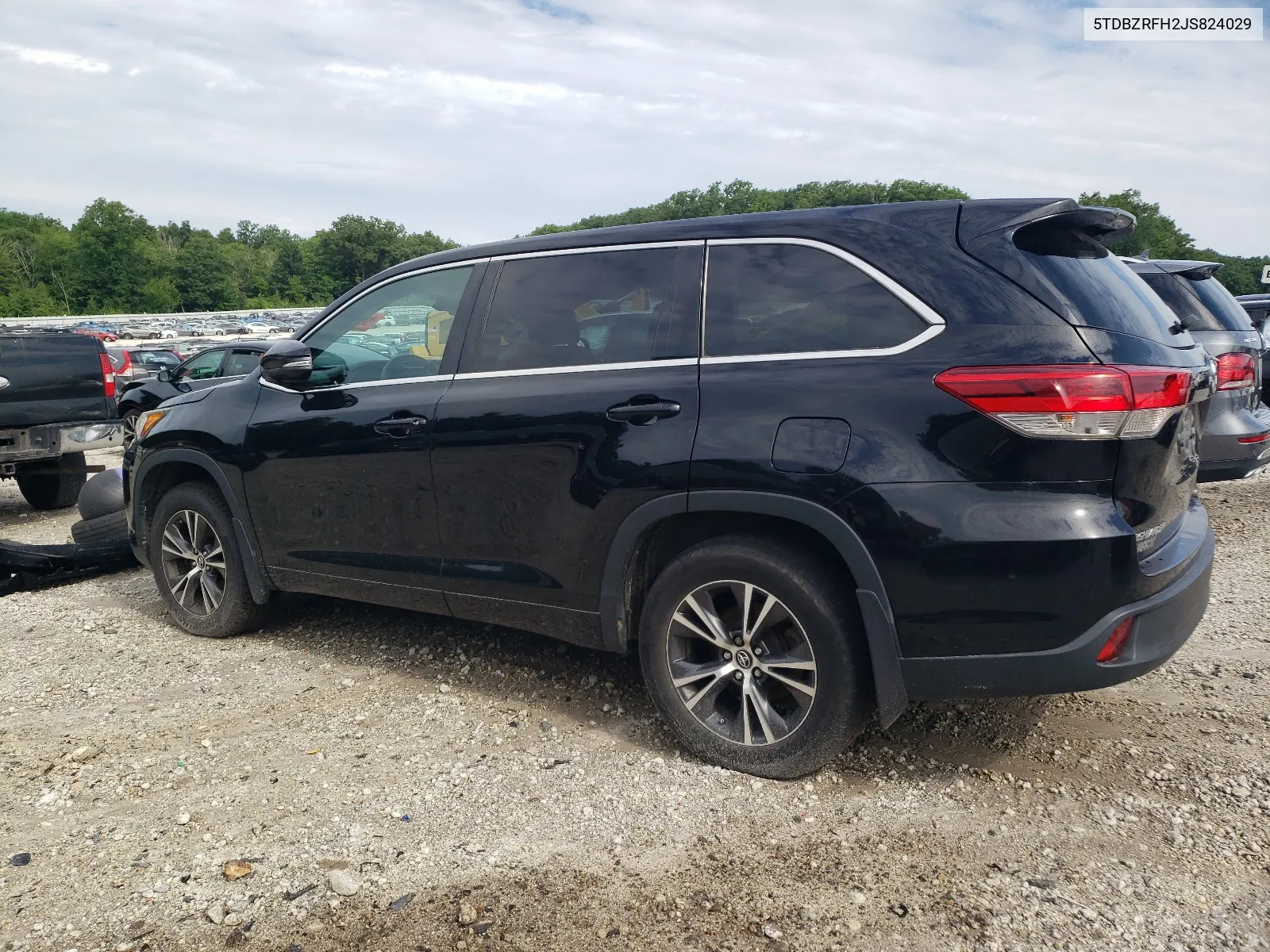 2018 Toyota Highlander Le VIN: 5TDBZRFH2JS824029 Lot: 63007754