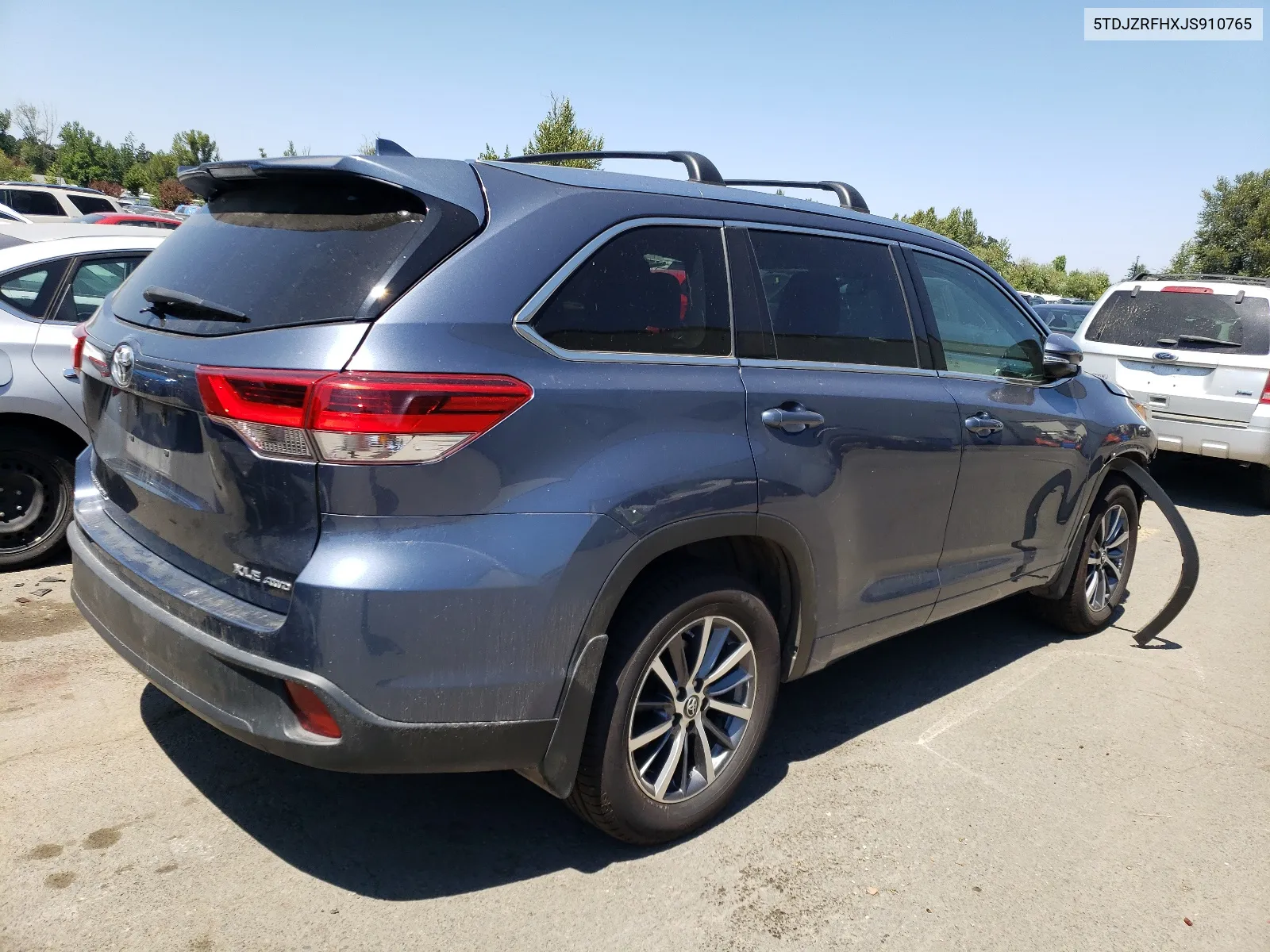 2018 Toyota Highlander Se VIN: 5TDJZRFHXJS910765 Lot: 63091594