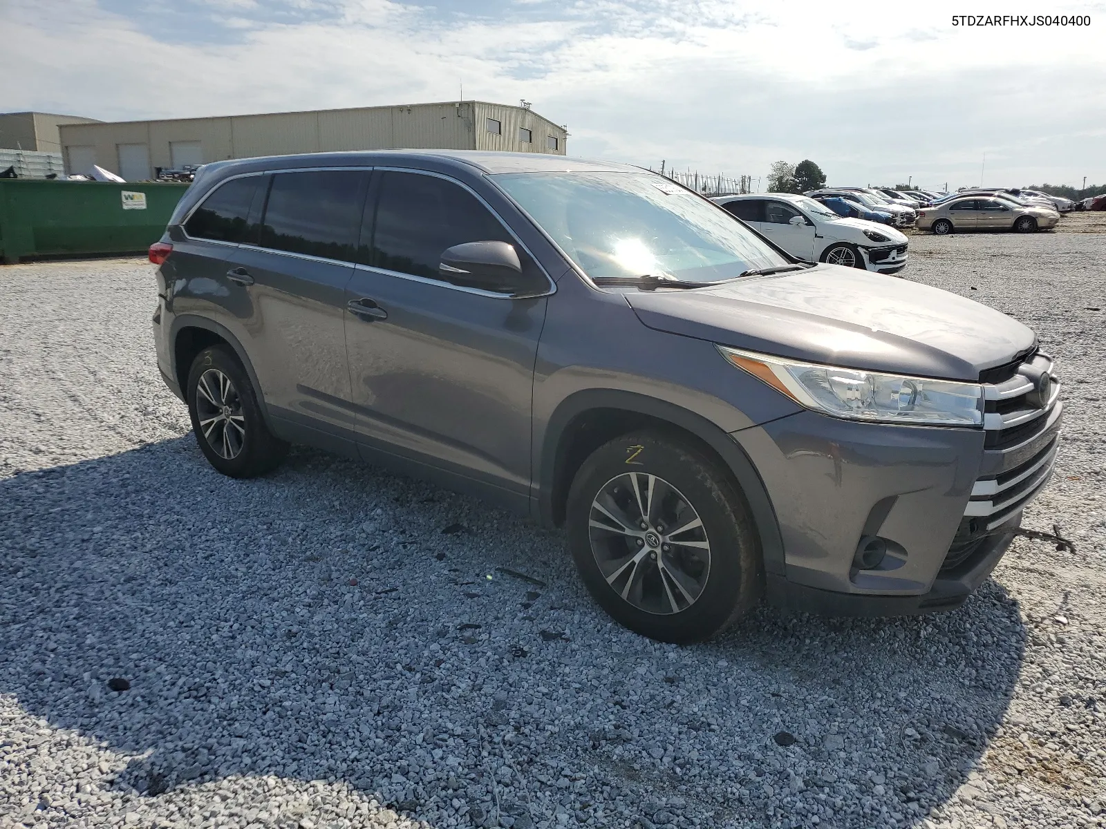 5TDZARFHXJS040400 2018 Toyota Highlander Le