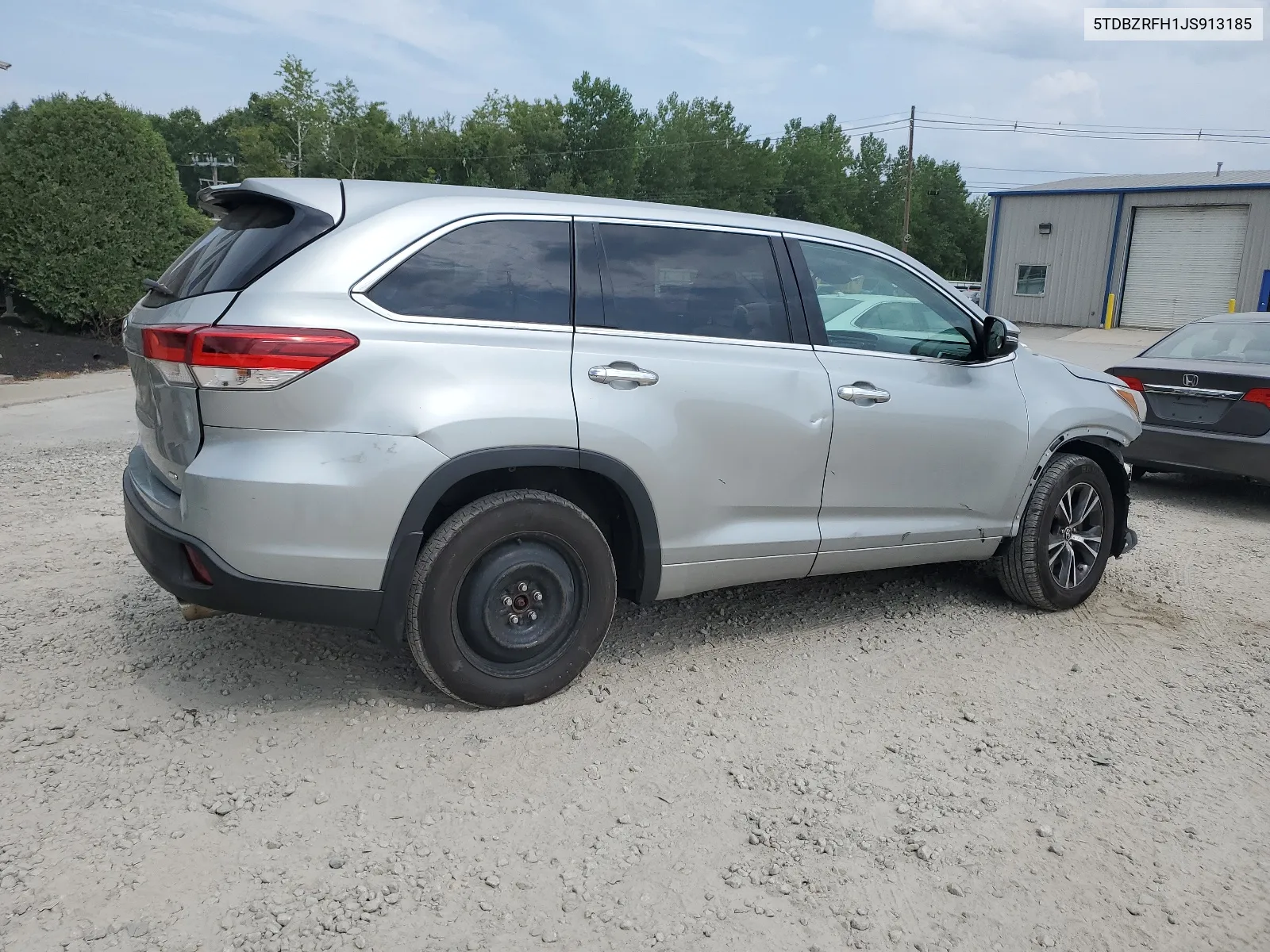 5TDBZRFH1JS913185 2018 Toyota Highlander Le