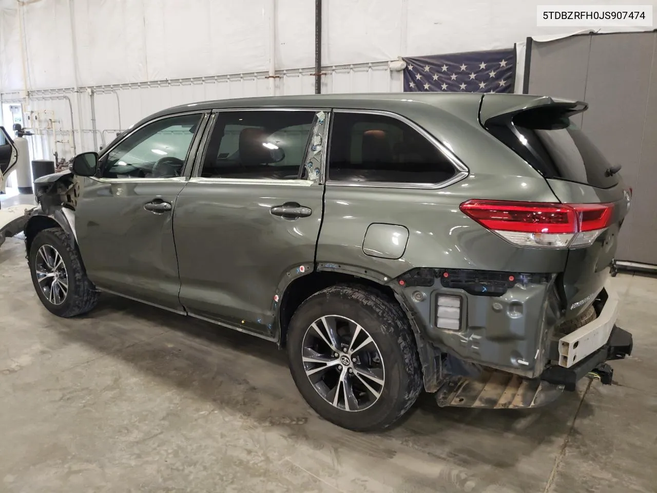 2018 Toyota Highlander Le VIN: 5TDBZRFH0JS907474 Lot: 65843024