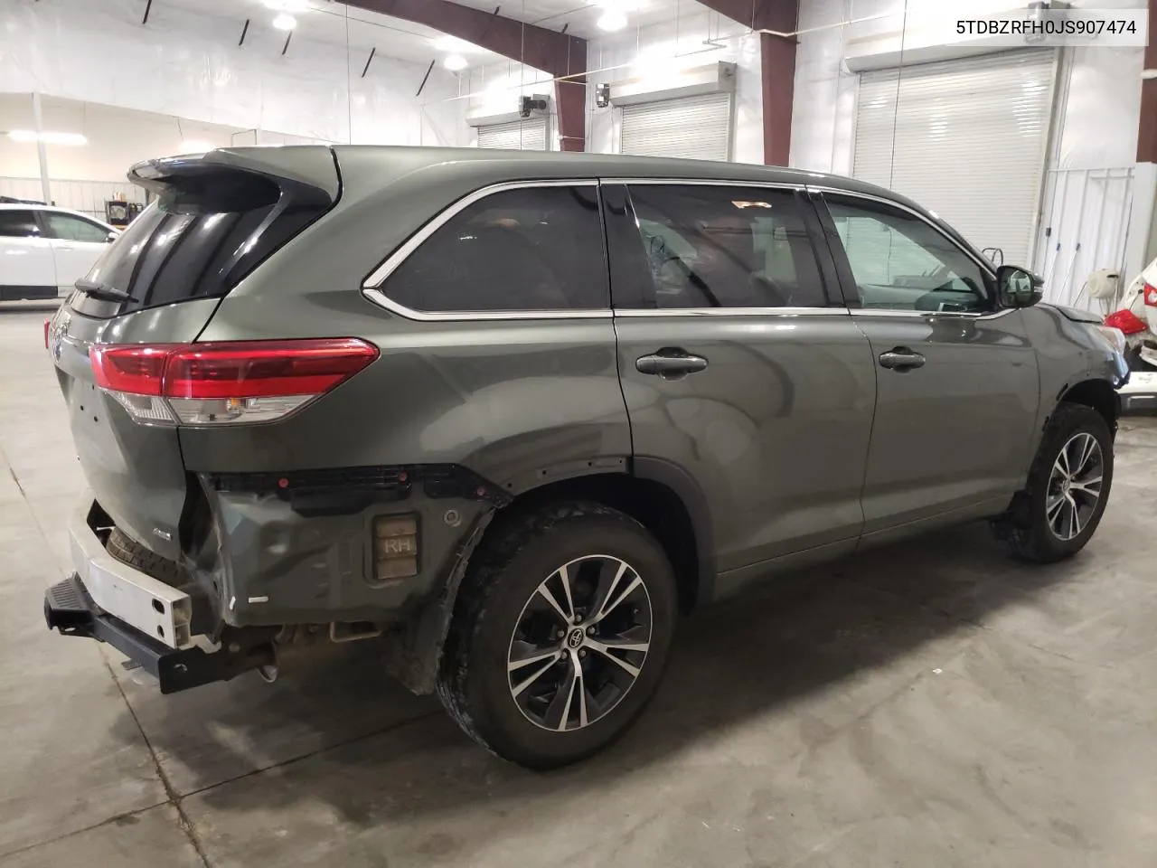 2018 Toyota Highlander Le VIN: 5TDBZRFH0JS907474 Lot: 65843024