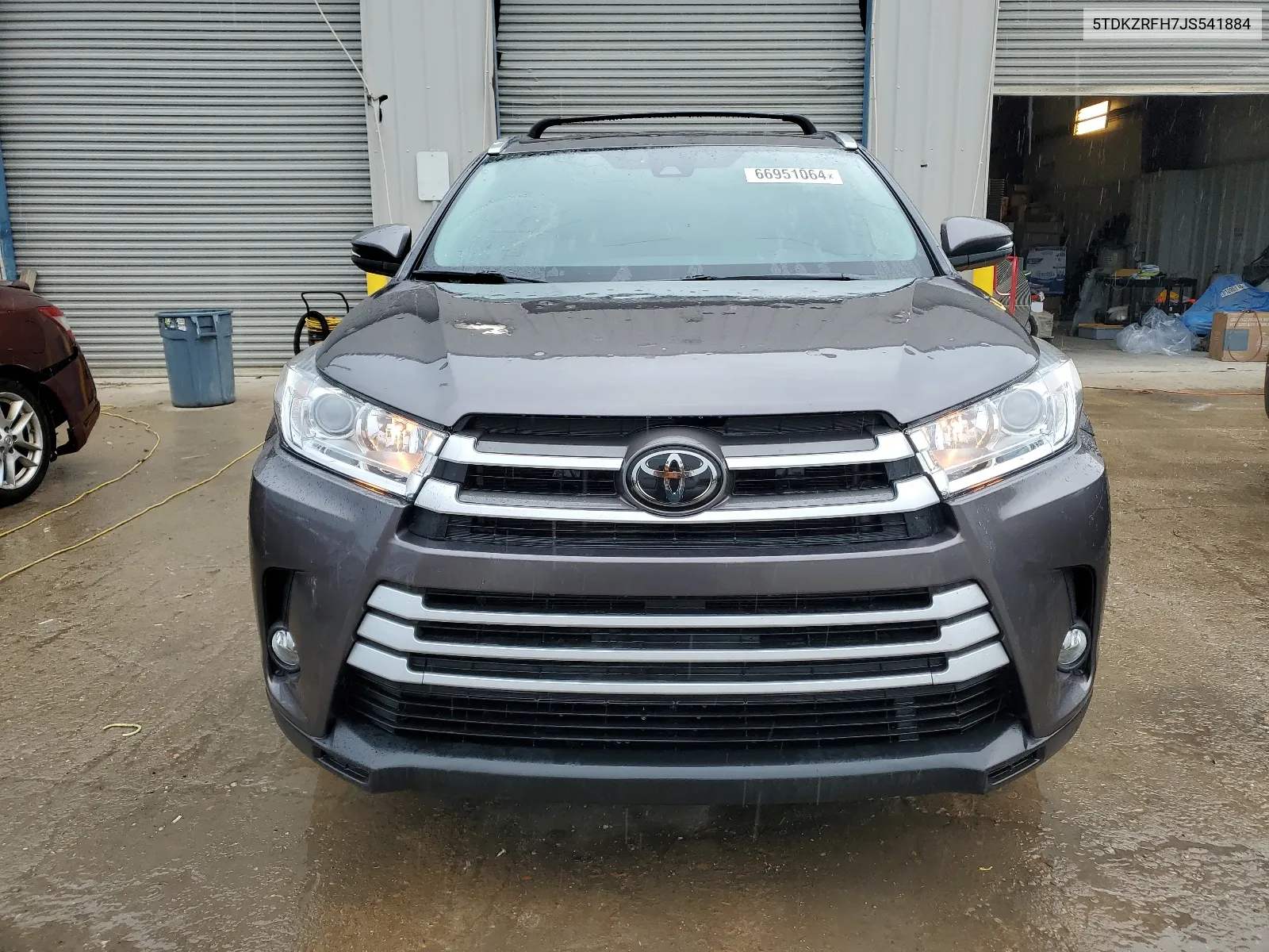 5TDKZRFH7JS541884 2018 Toyota Highlander Se