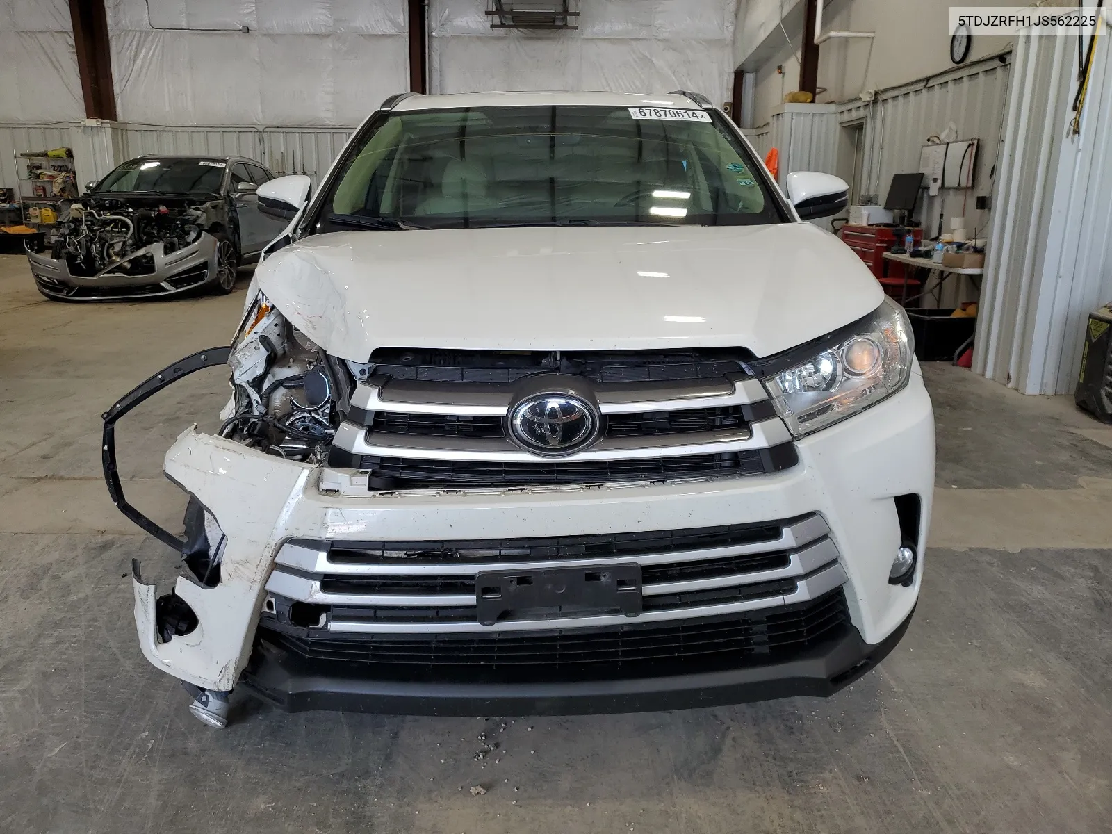 5TDJZRFH1JS562225 2018 Toyota Highlander Se