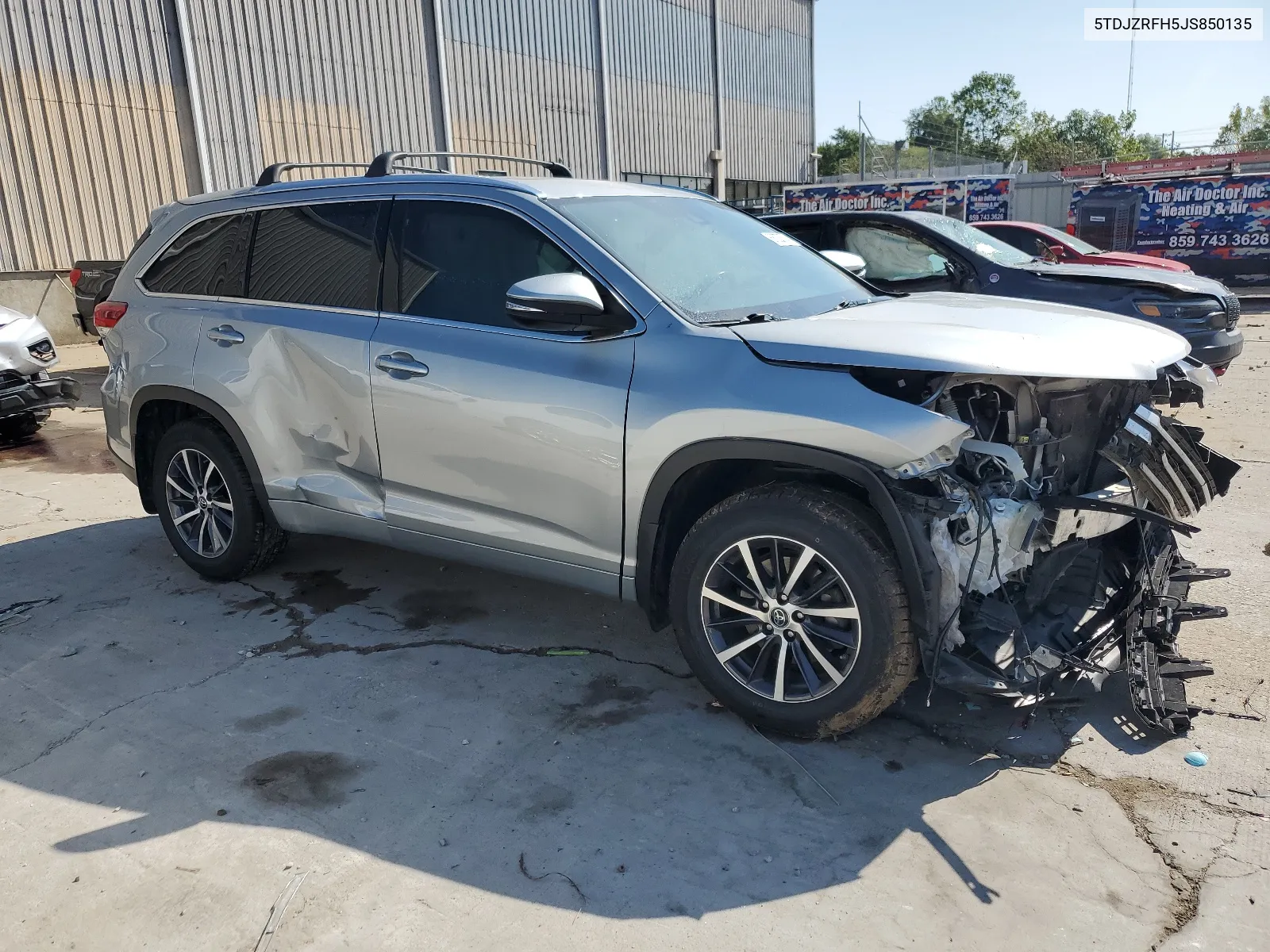 2018 Toyota Highlander Se VIN: 5TDJZRFH5JS850135 Lot: 68228574