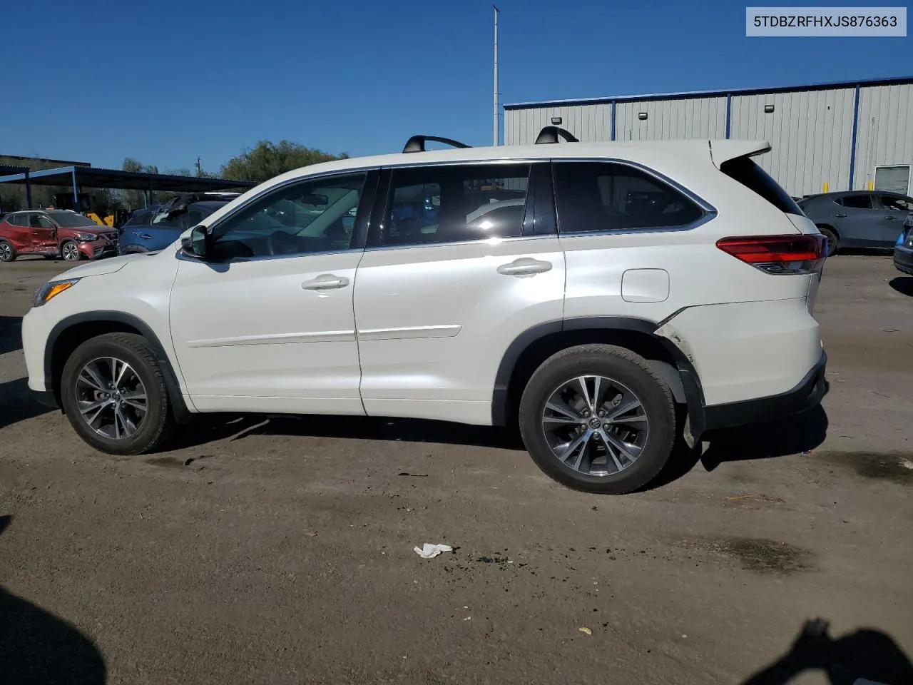 2018 Toyota Highlander Le VIN: 5TDBZRFHXJS876363 Lot: 68994834