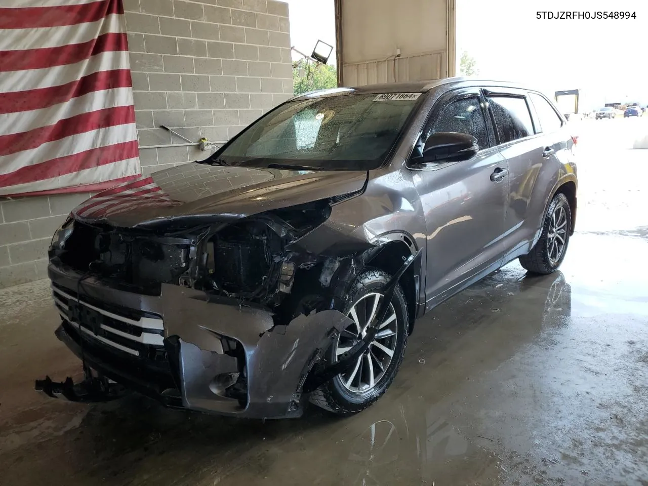 5TDJZRFH0JS548994 2018 Toyota Highlander Se