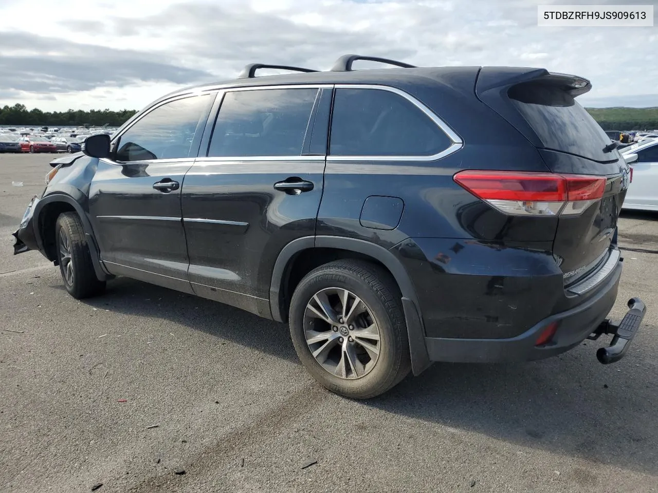 5TDBZRFH9JS909613 2018 Toyota Highlander Le