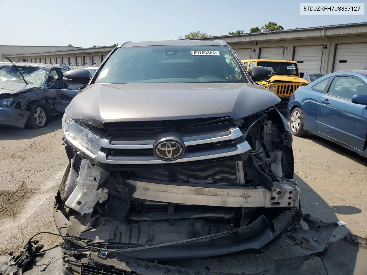 5TDJZRFH7JS837127 2018 Toyota Highlander Se