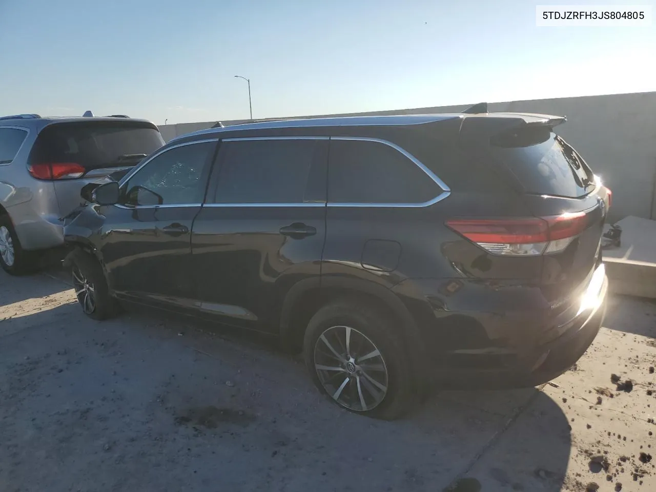 2018 Toyota Highlander Se VIN: 5TDJZRFH3JS804805 Lot: 70451174