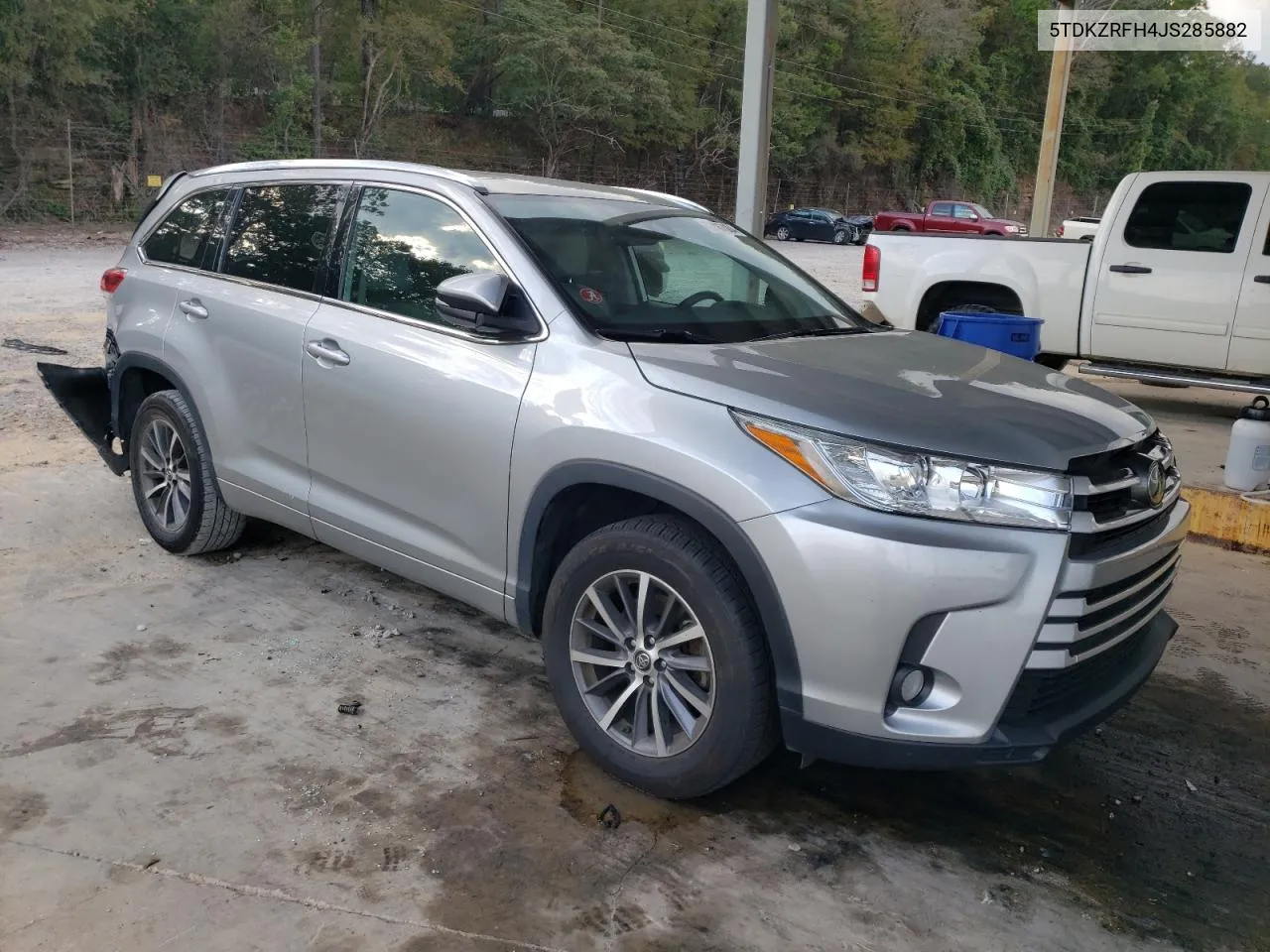 5TDKZRFH4JS285882 2018 Toyota Highlander Se