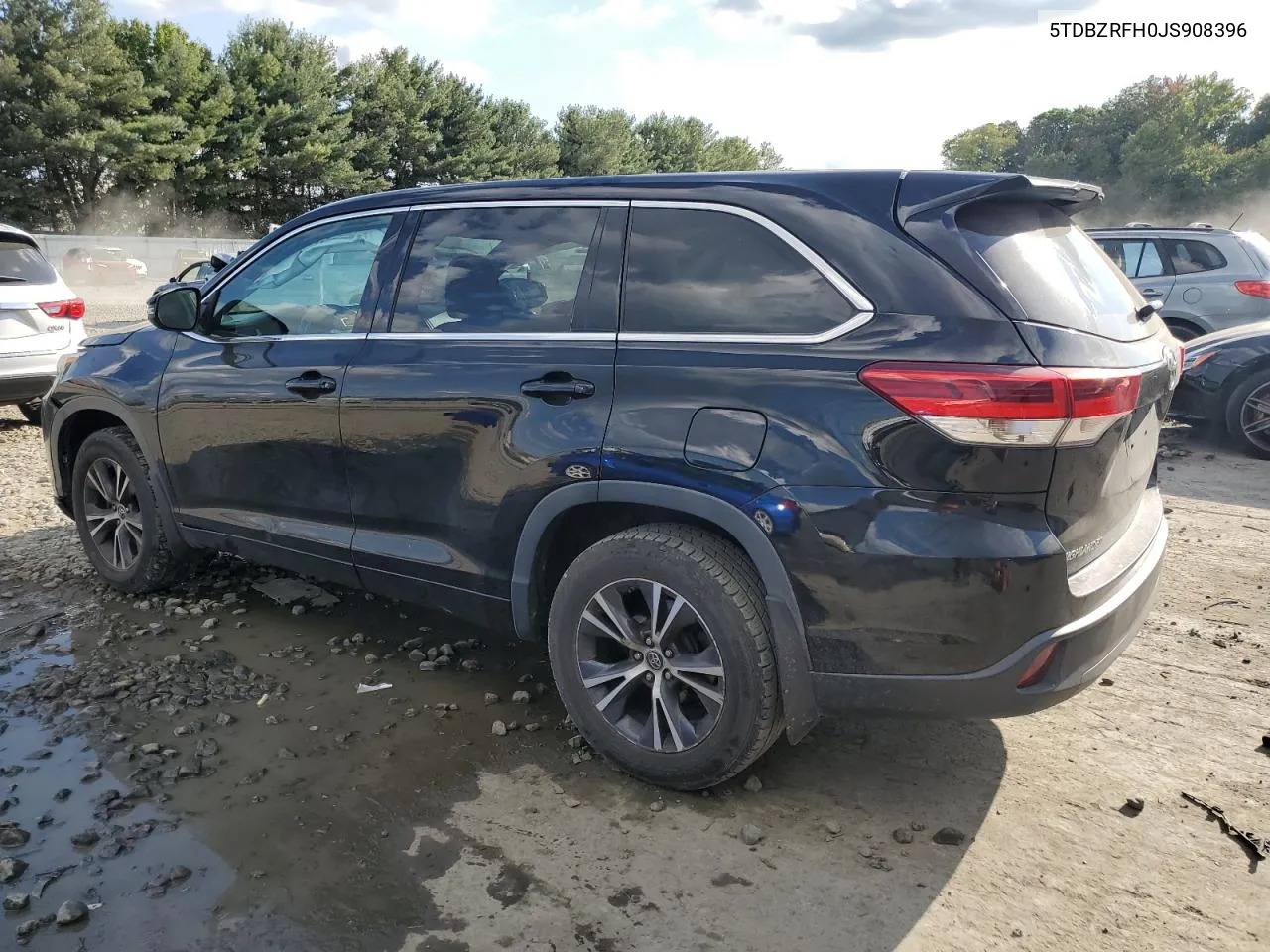 2018 Toyota Highlander Le VIN: 5TDBZRFH0JS908396 Lot: 72555804