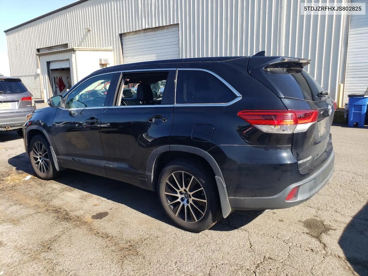 5TDJZRFHXJS802825 2018 Toyota Highlander Se