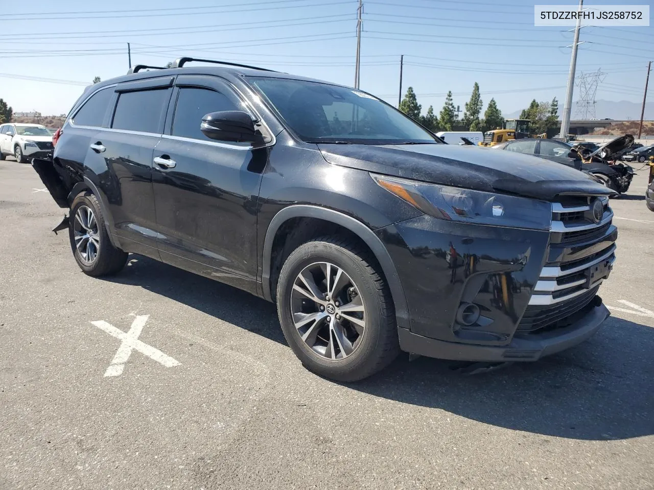 2018 Toyota Highlander Le VIN: 5TDZZRFH1JS258752 Lot: 72823174